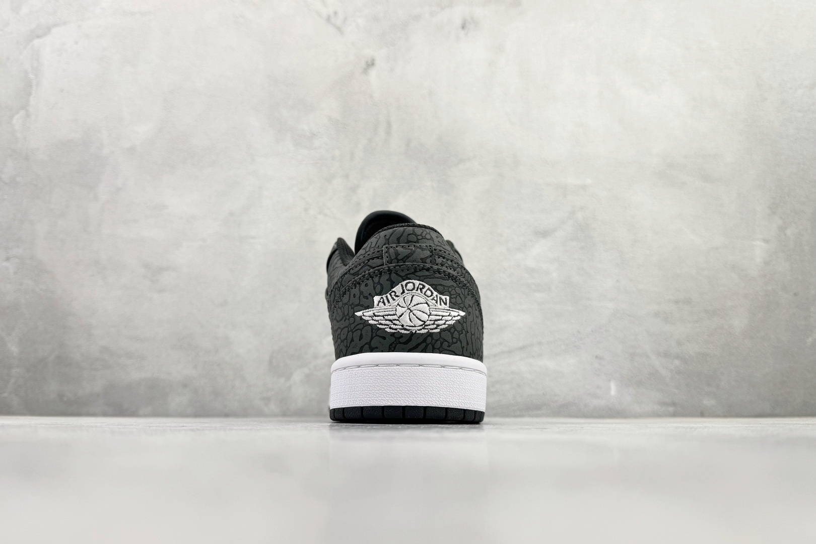 Jordan Nike Basic Shoes Black L