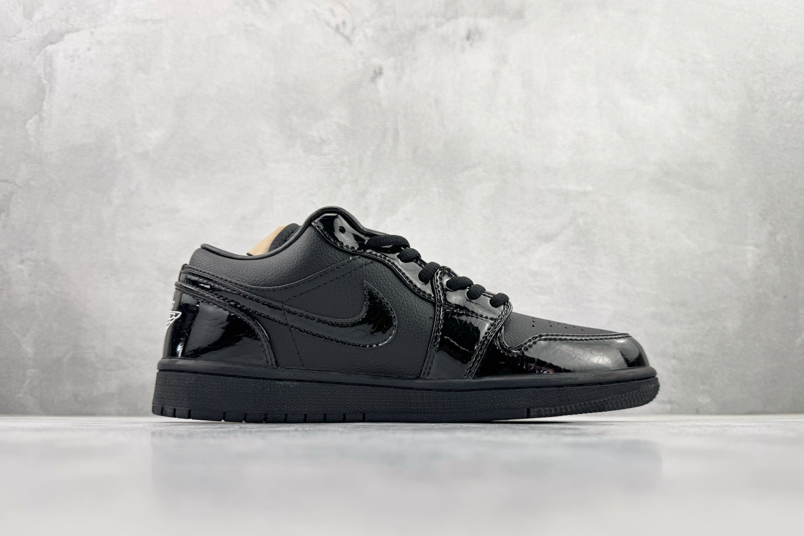 Jordan Nike Basic Shoes Black L