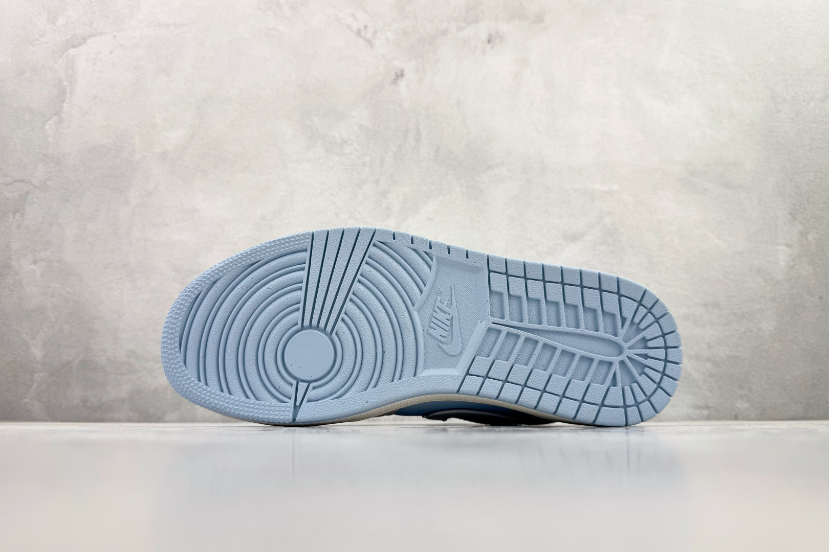 Jordan Nike Basic Shoes L