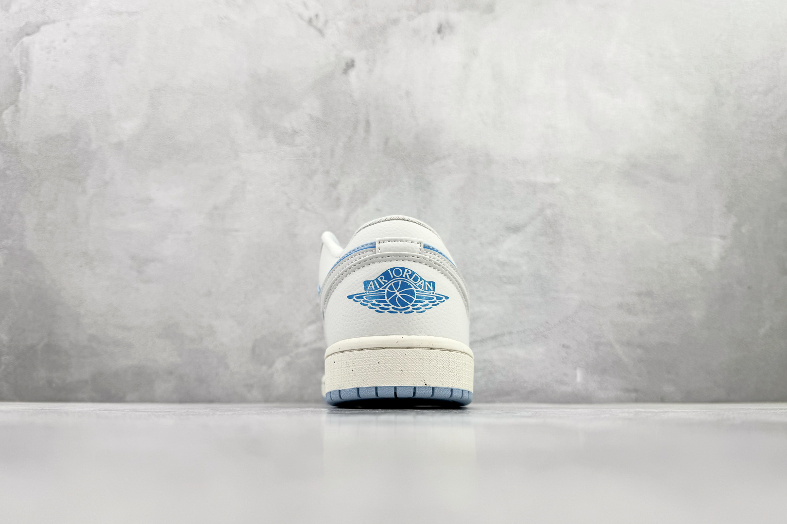 Jordan Nike Basic Shoes L