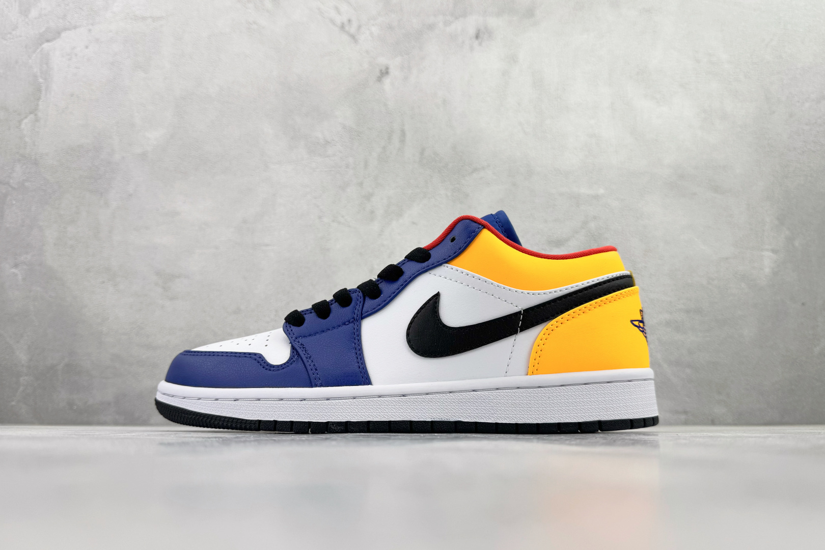 Jordan Nike Basic Shoes L