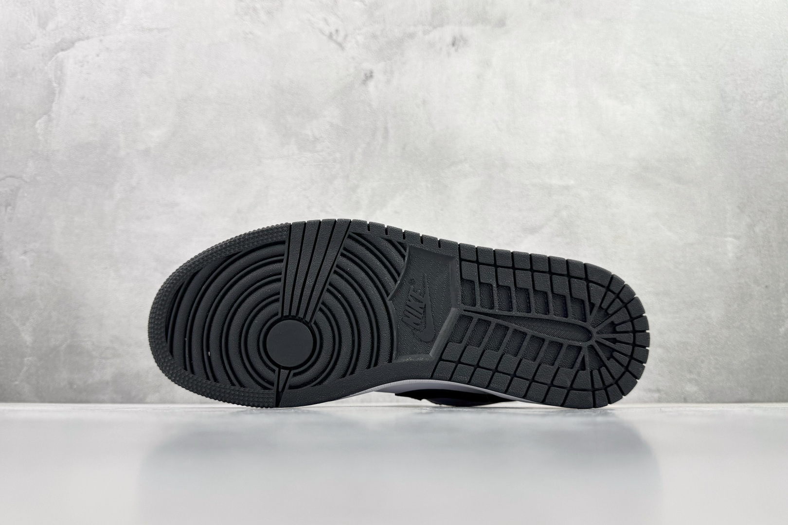 Jordan Nike Basic Shoes L