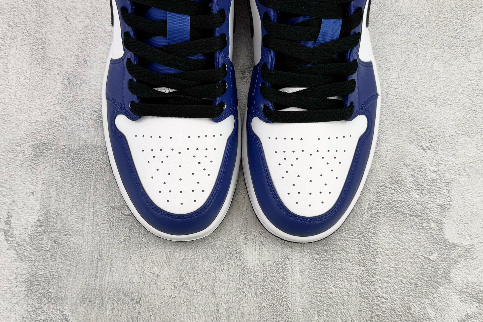 Jordan Nike Basic Shoes L