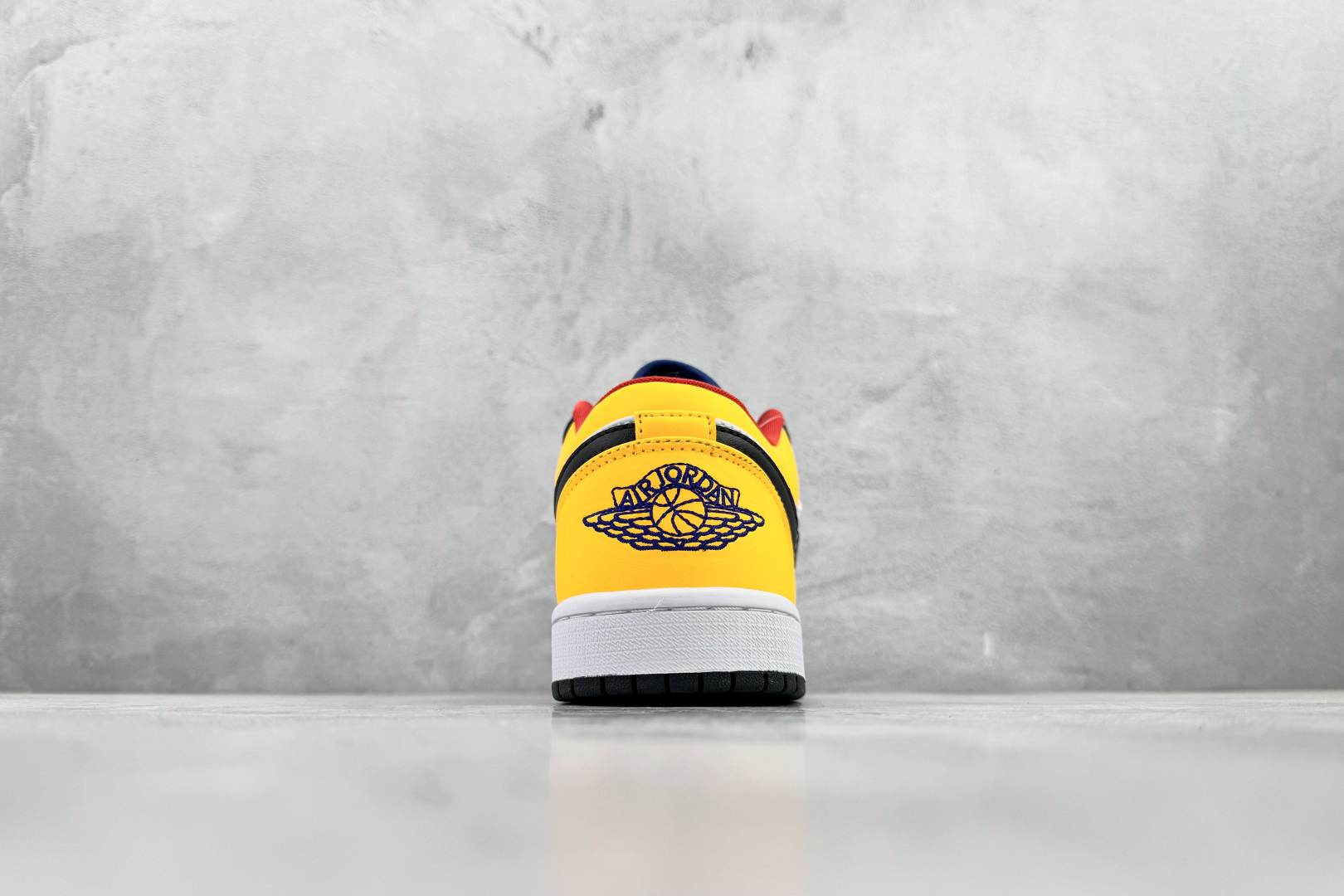 Jordan Nike Basic Shoes L