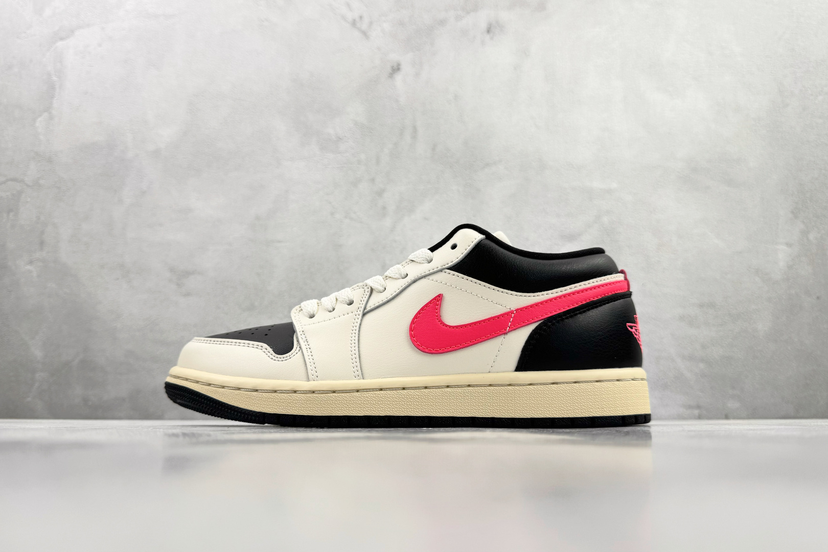 Jordan Nike Basic Shoes