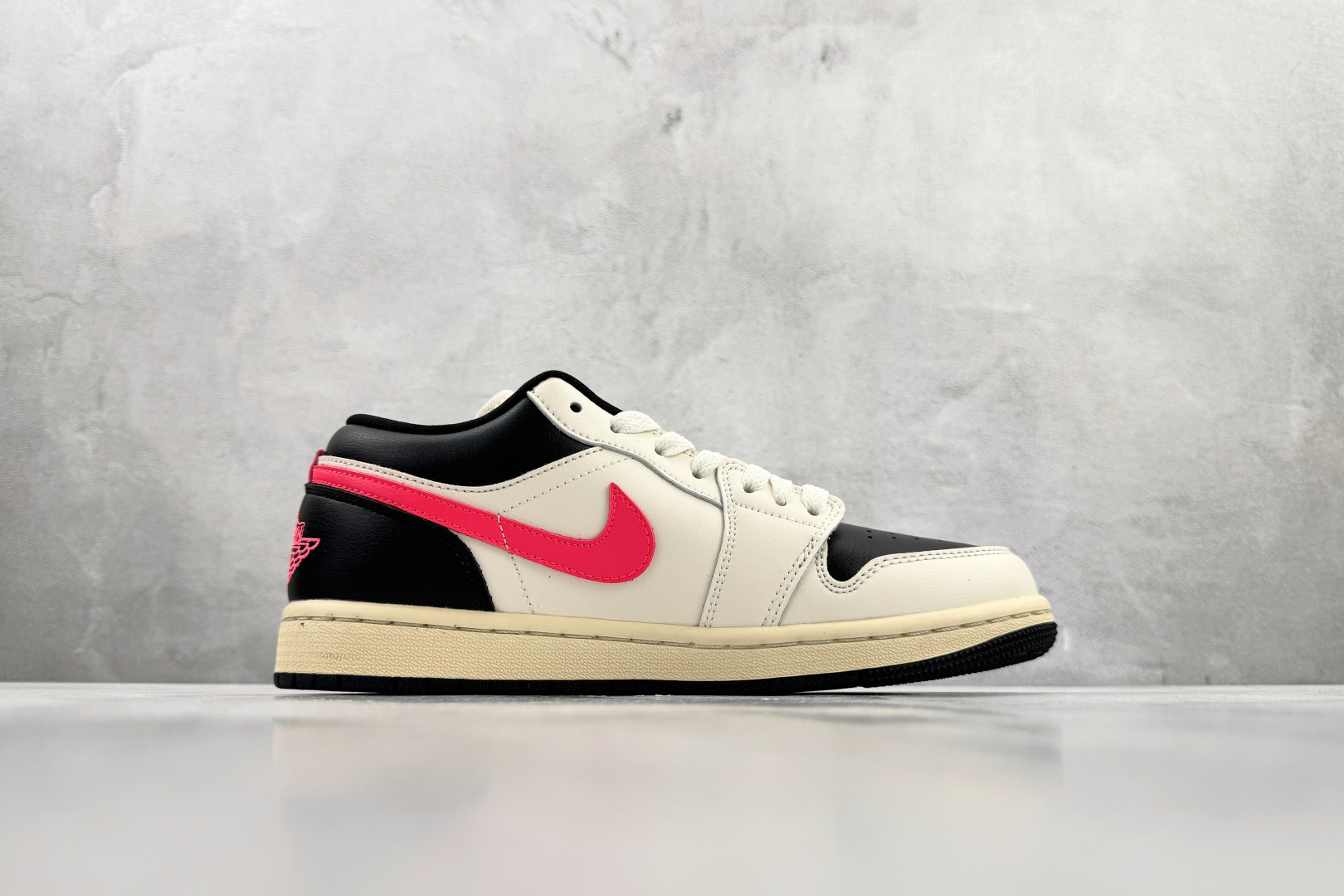 Jordan Nike Basic Shoes