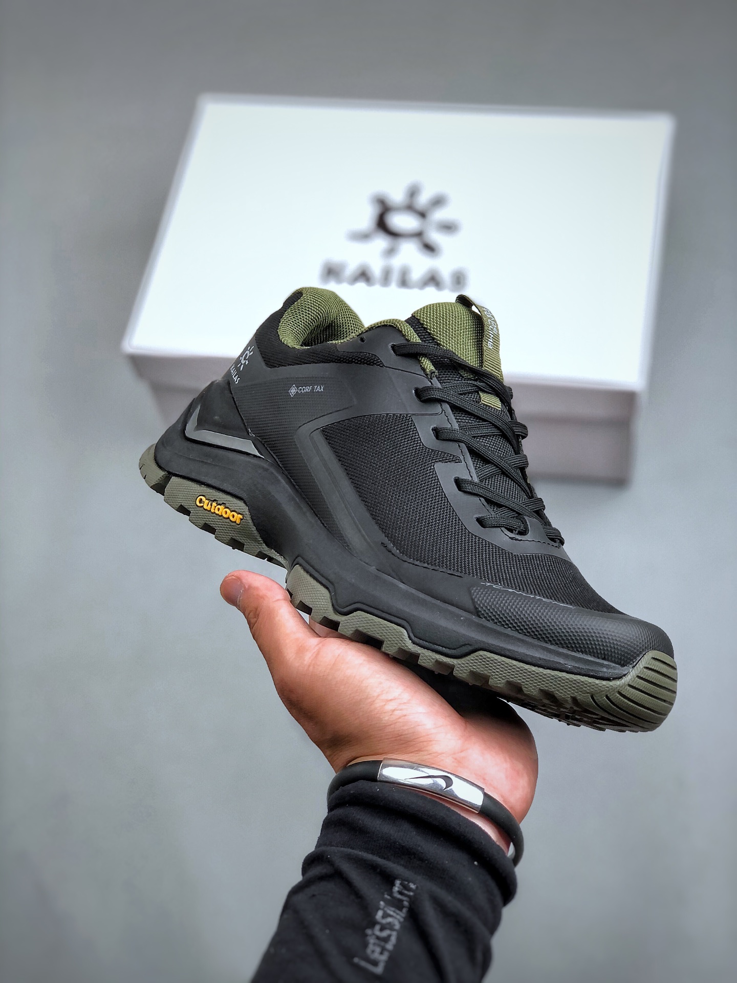 Basic Shoes Breathable L-s