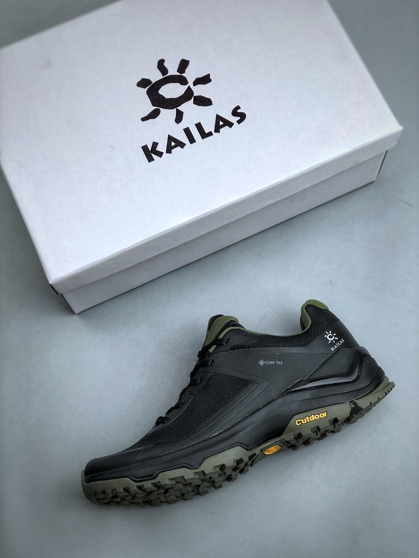 Basic Shoes Breathable L-s