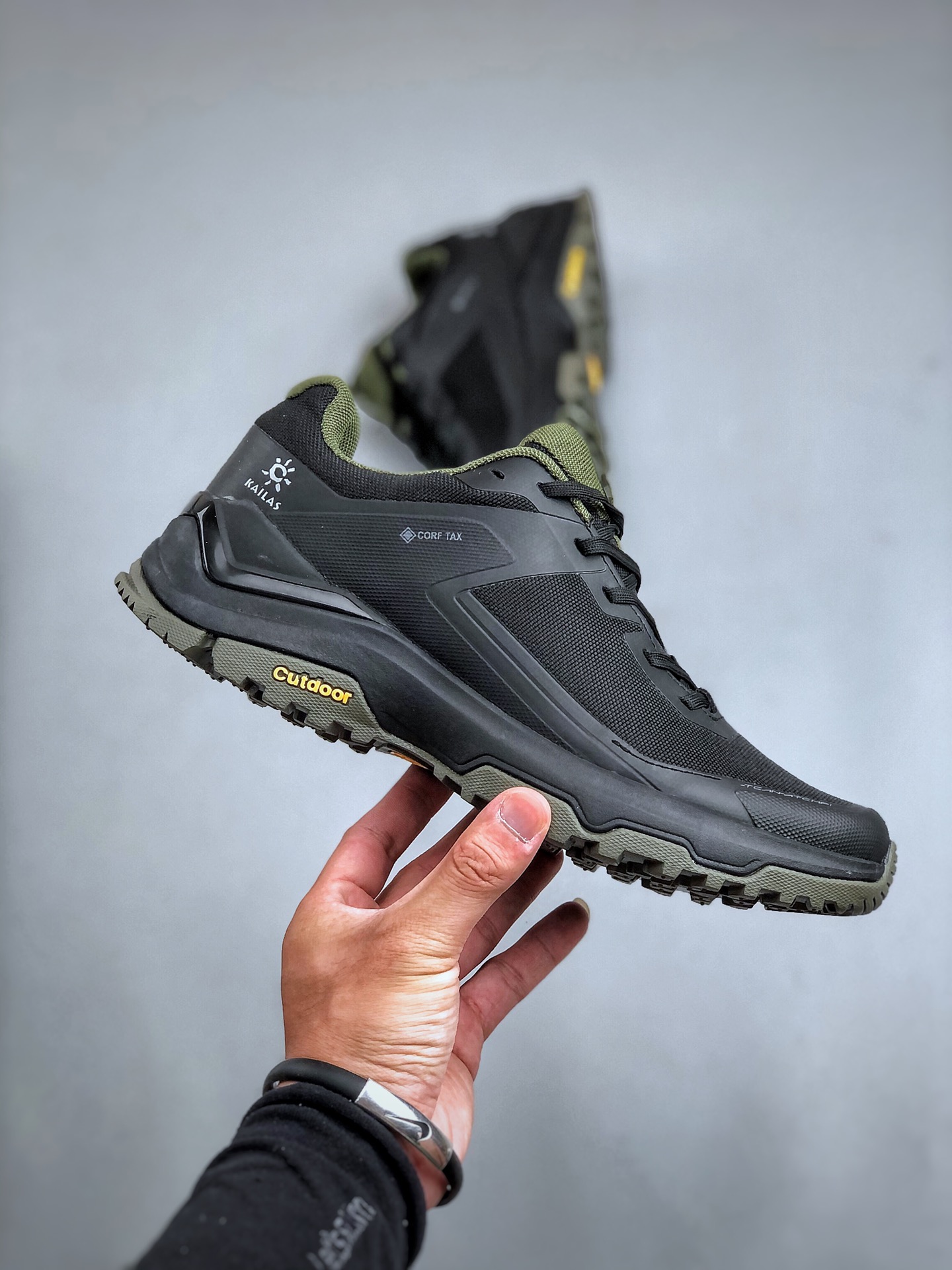 Basic Shoes Breathable L-s