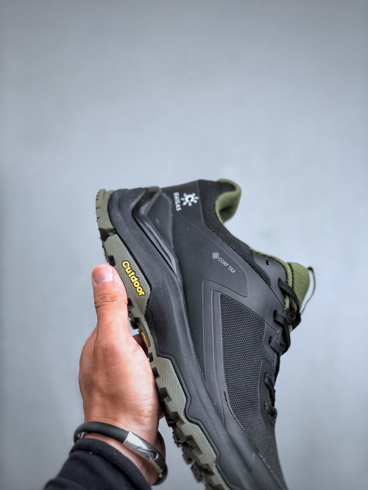 Basic Shoes Breathable L-s