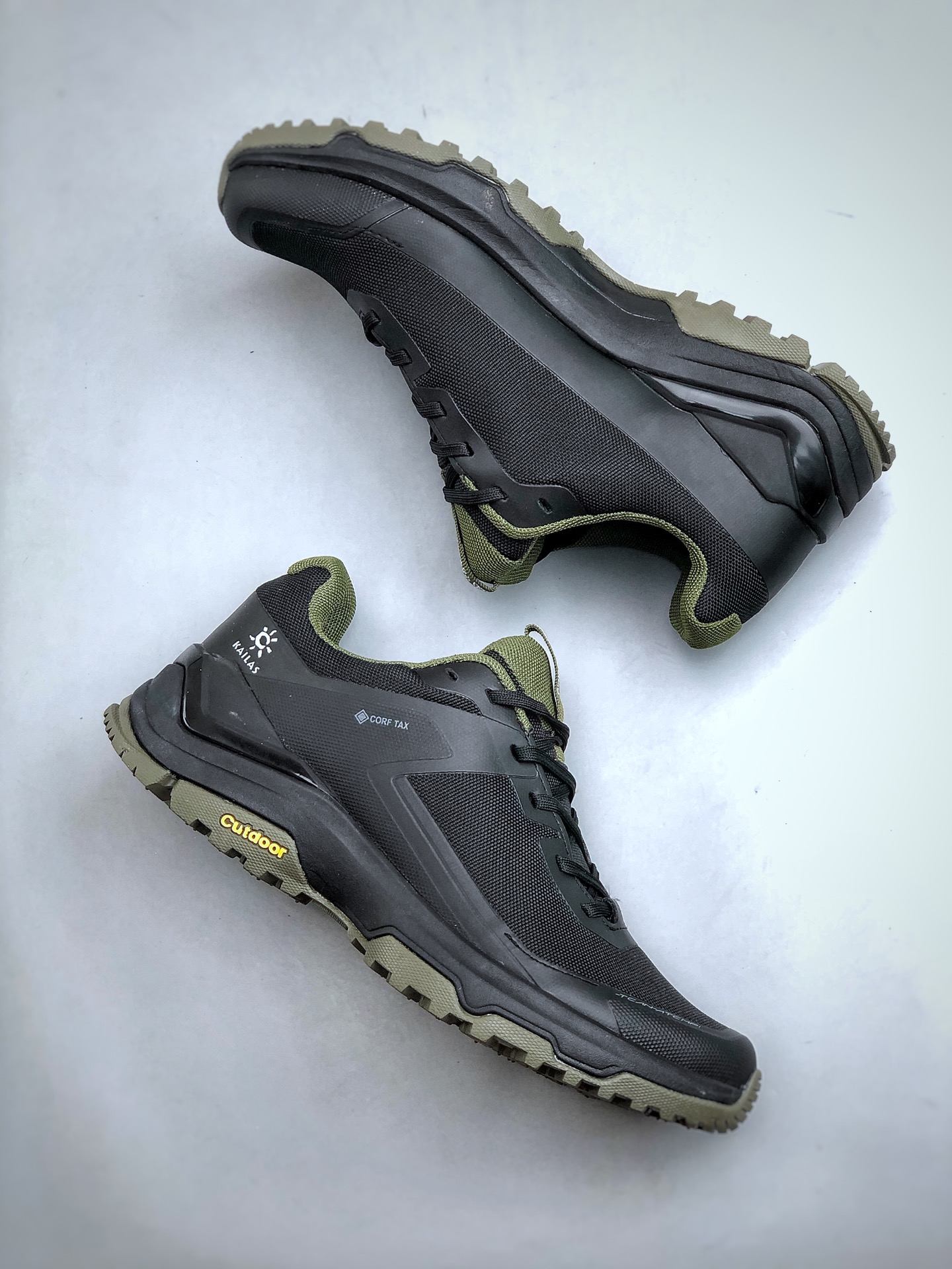 Basic Shoes Breathable L-s