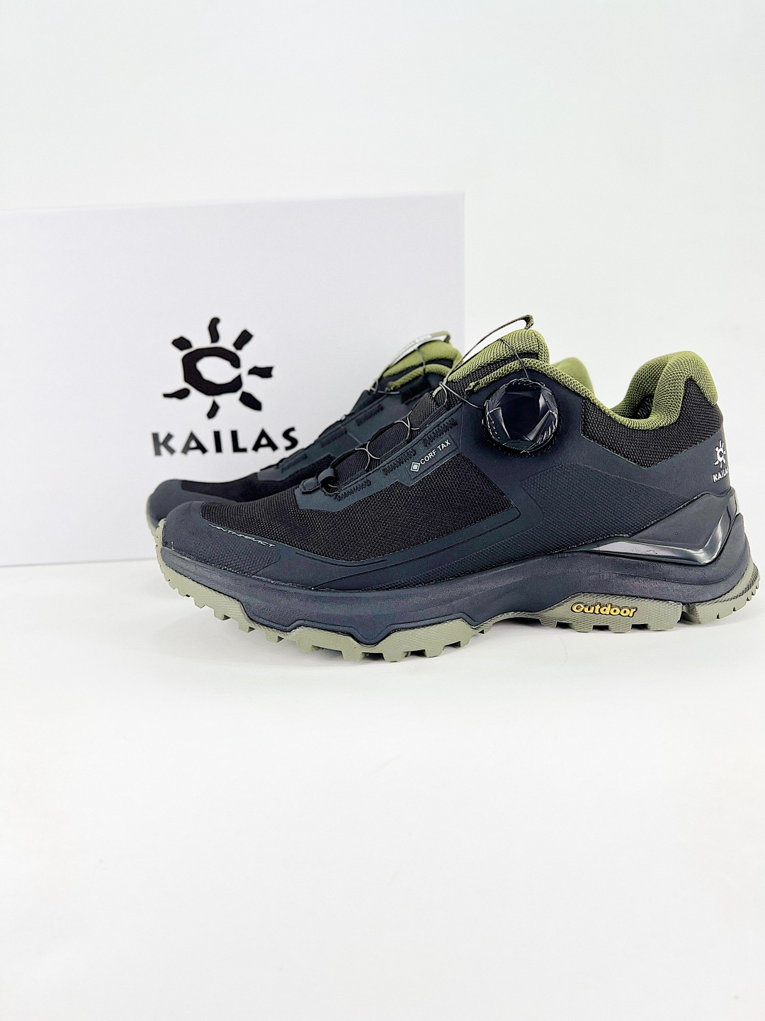 Basic Shoes Breathable L-s