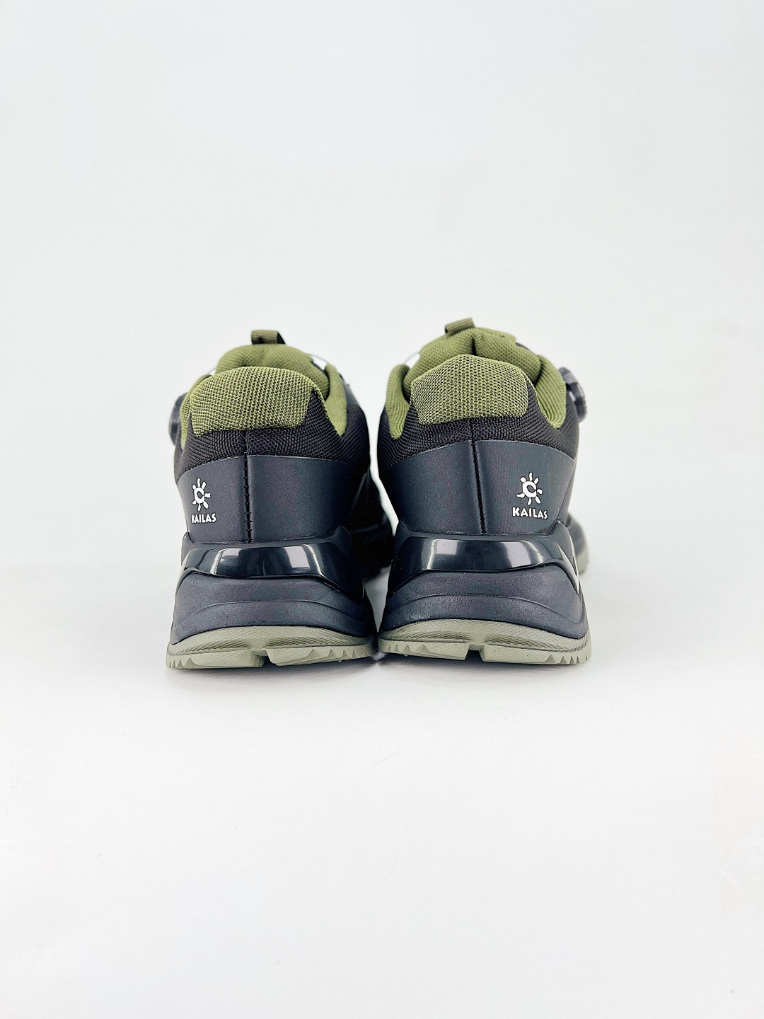 Basic Shoes Breathable L-s