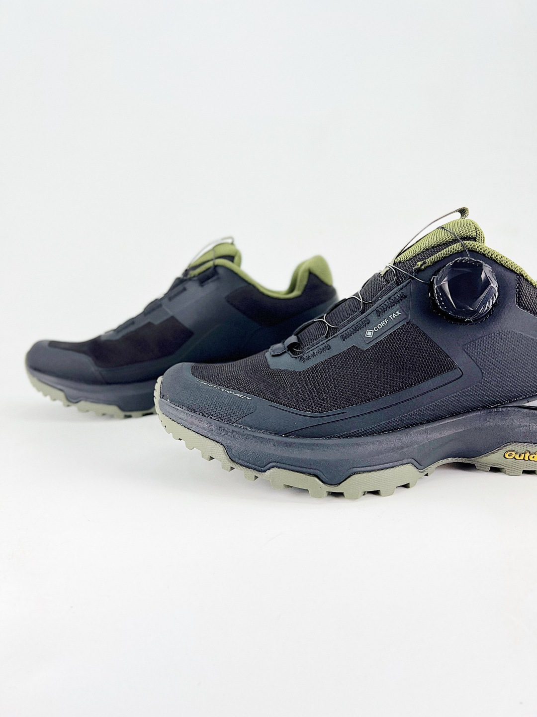 Basic Shoes Breathable L-s