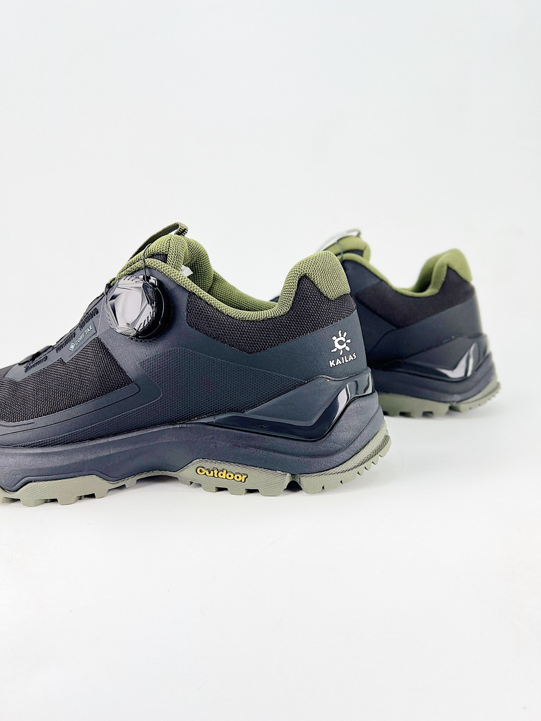 Basic Shoes Breathable L-s