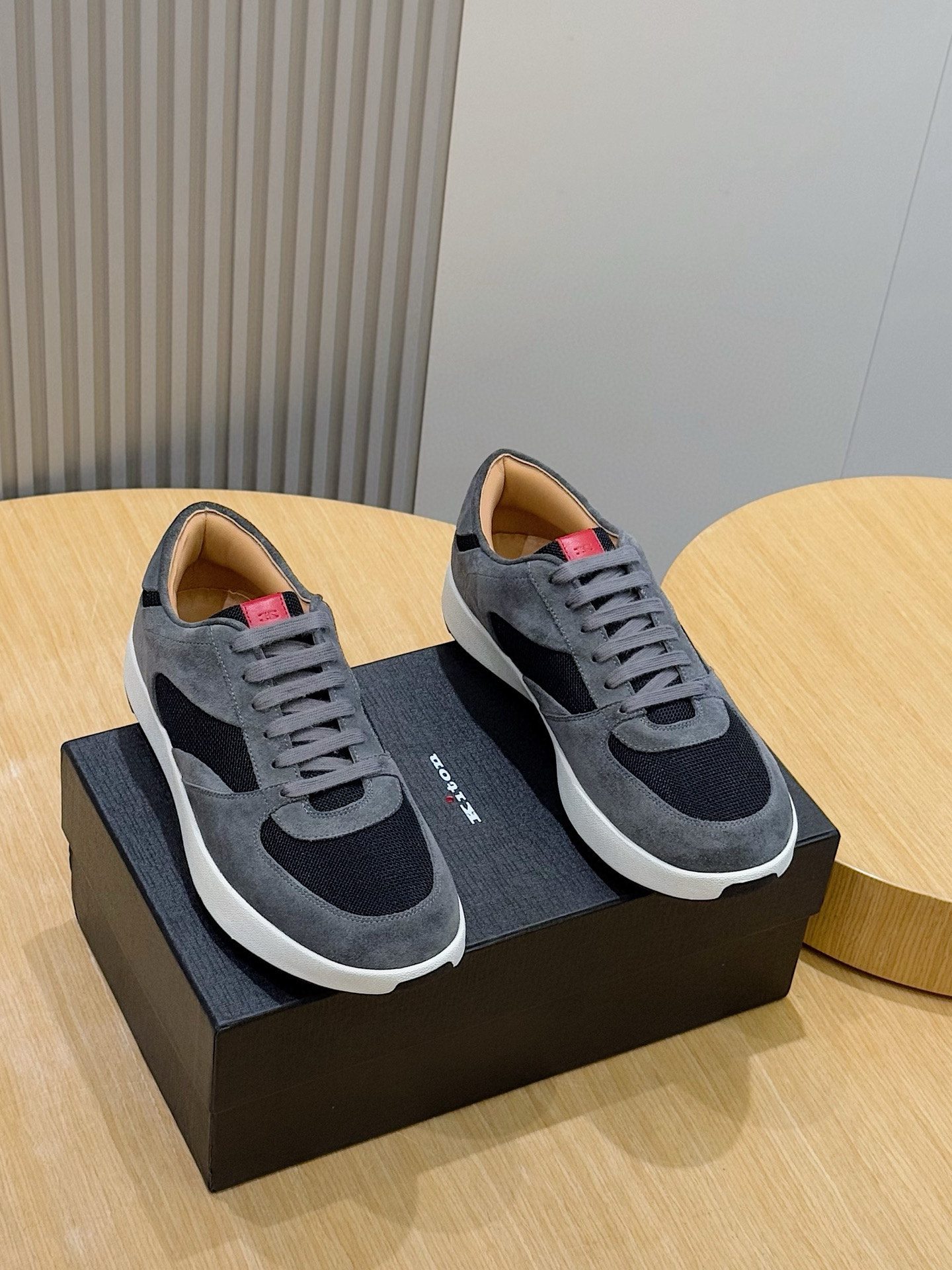 Male Sneakers Red Breathable S