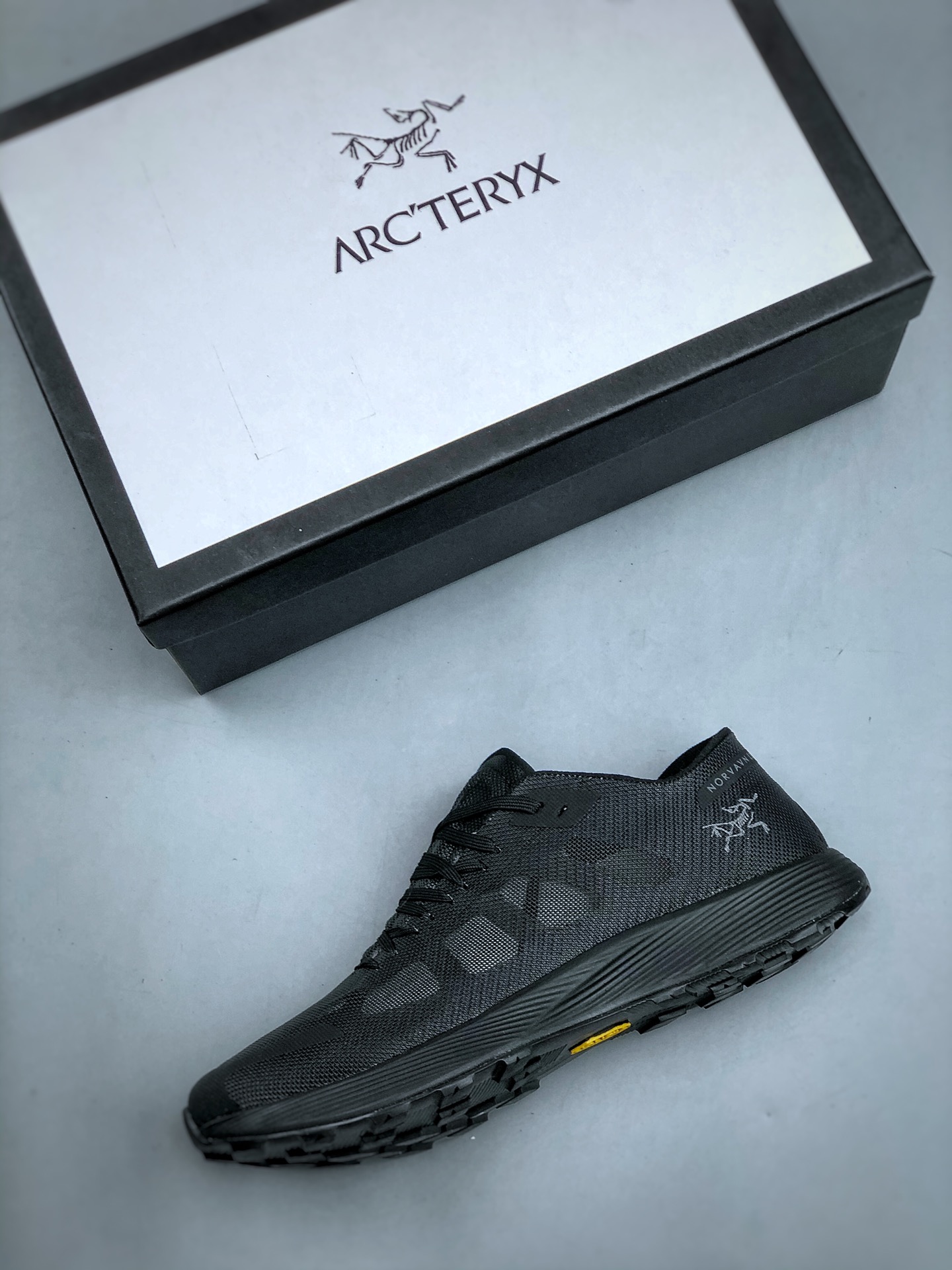 Basic Shoes Breathable L-s