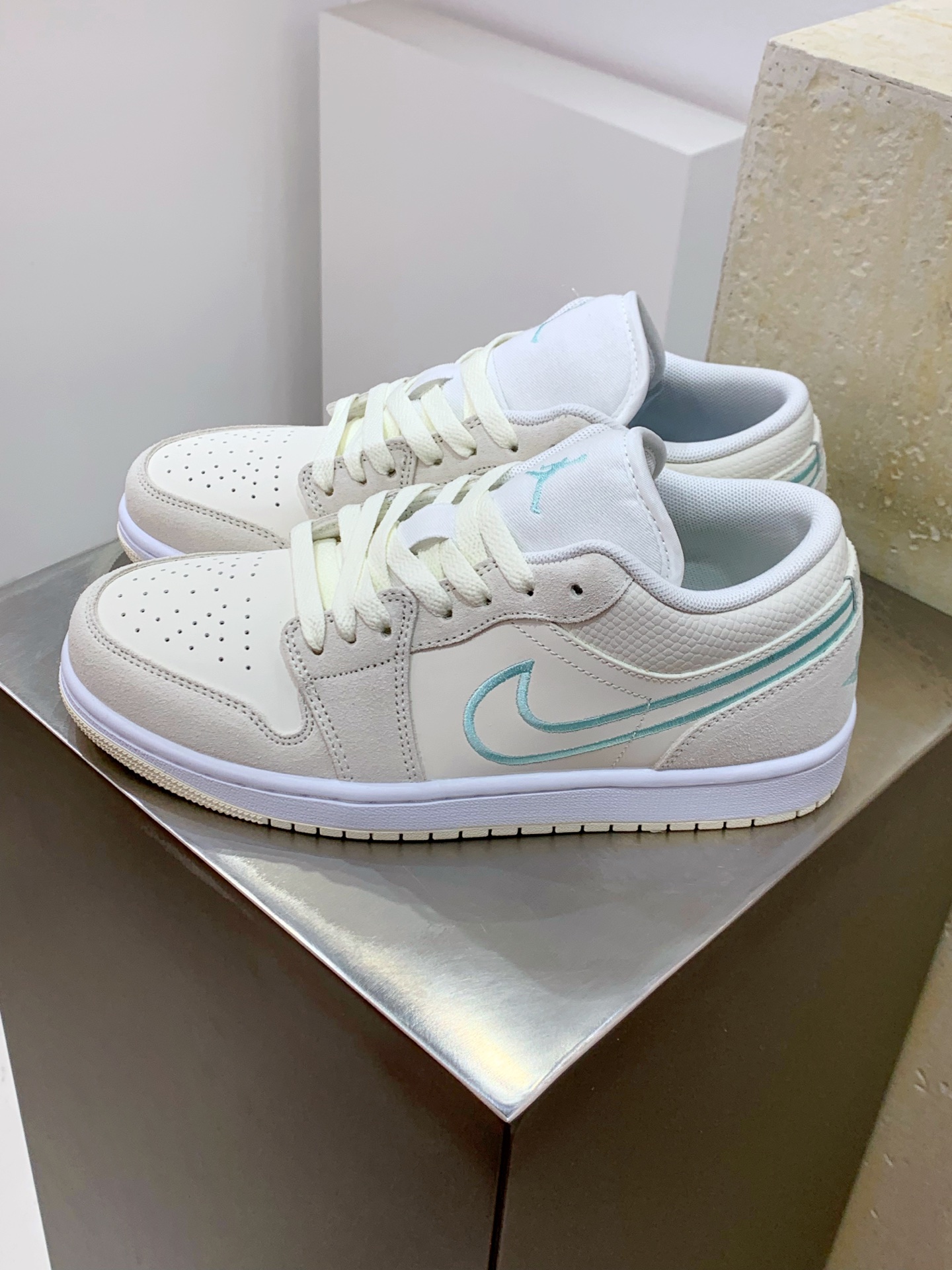 Jordan Nike Basic Shoes L-s