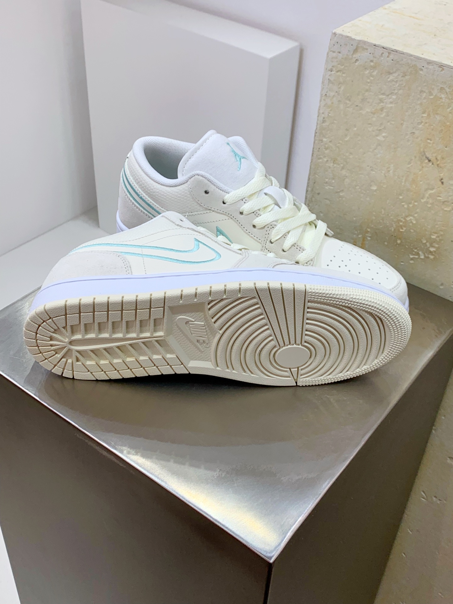 Jordan Nike Basic Shoes L-s