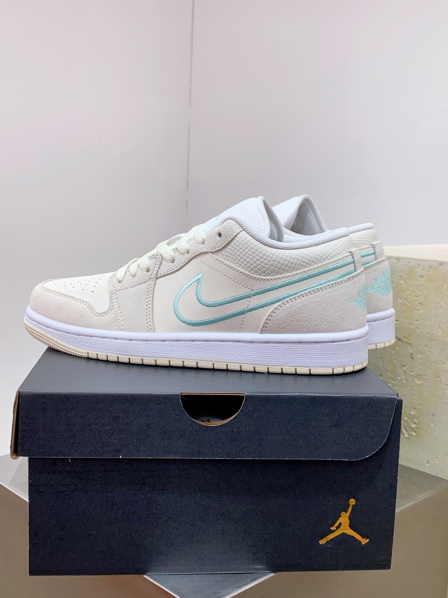 Jordan Nike Basic Shoes L-s