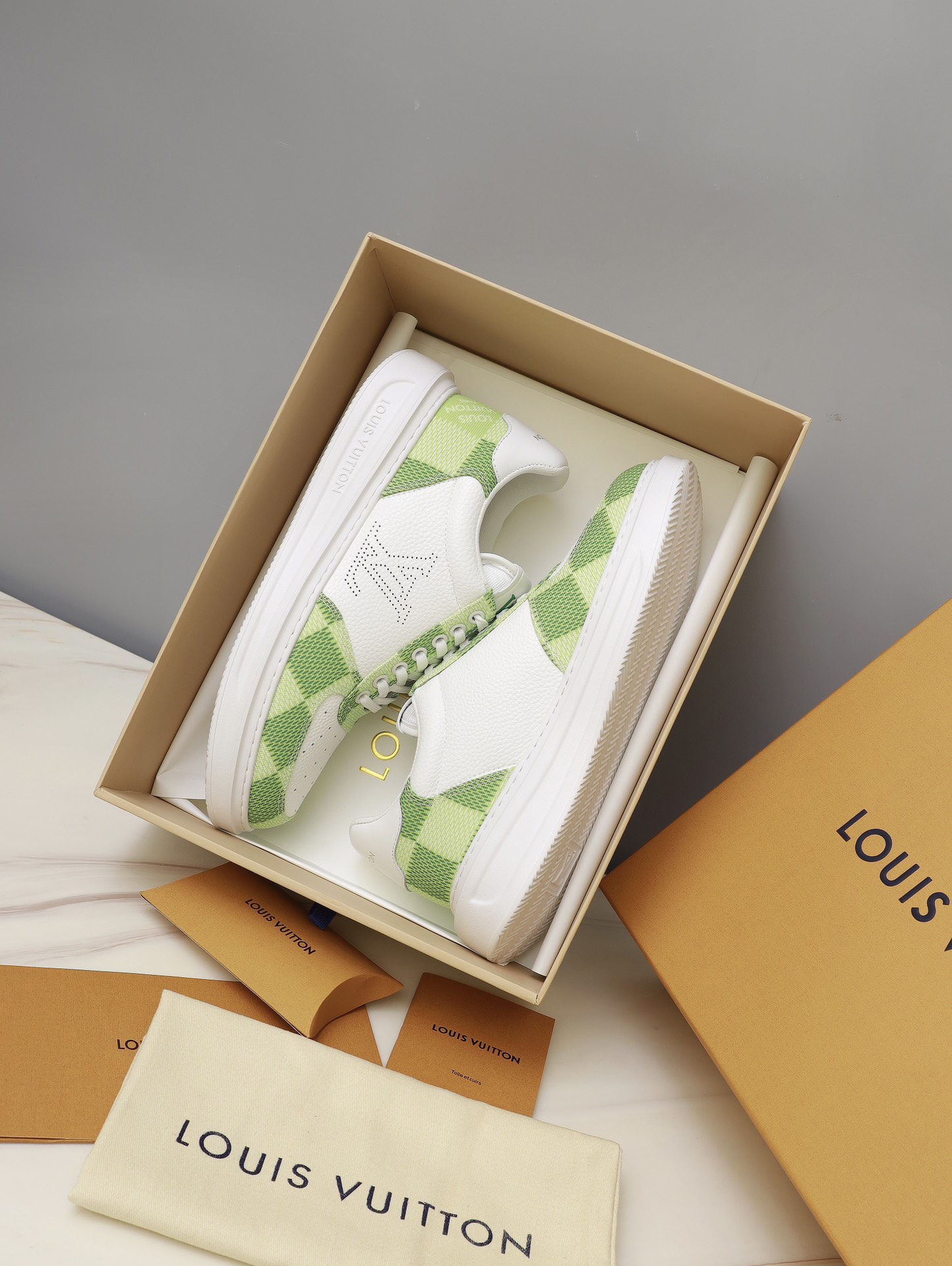 Louis Vuitton Male Sneakers M-l-s