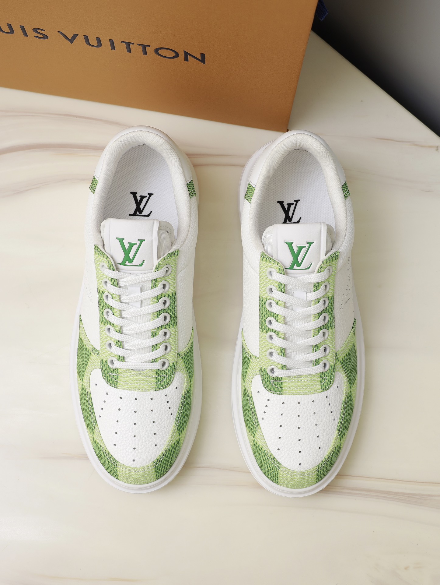 Louis Vuitton Male Sneakers M-l-s