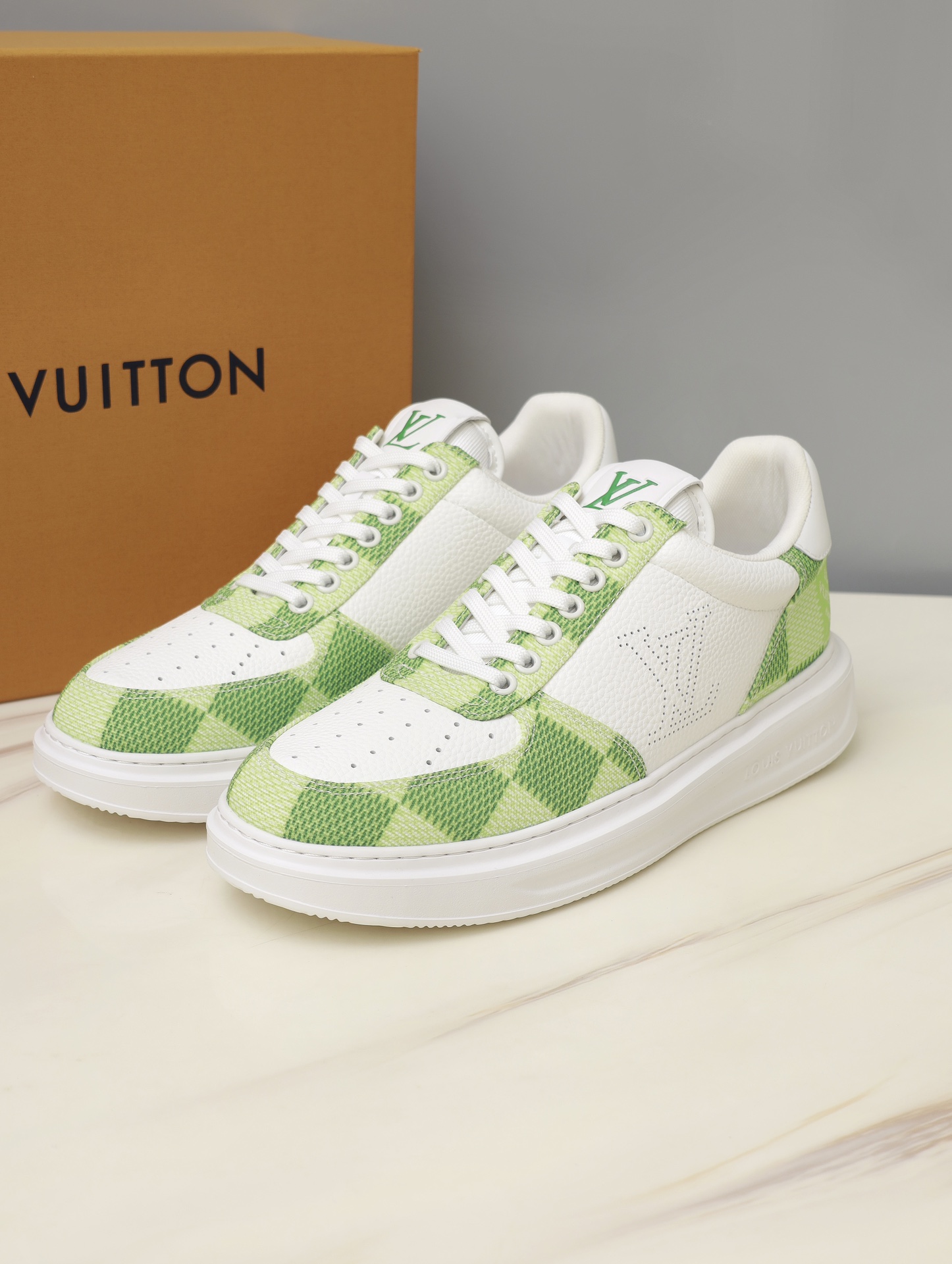 Louis Vuitton Male Sneakers M-l-s