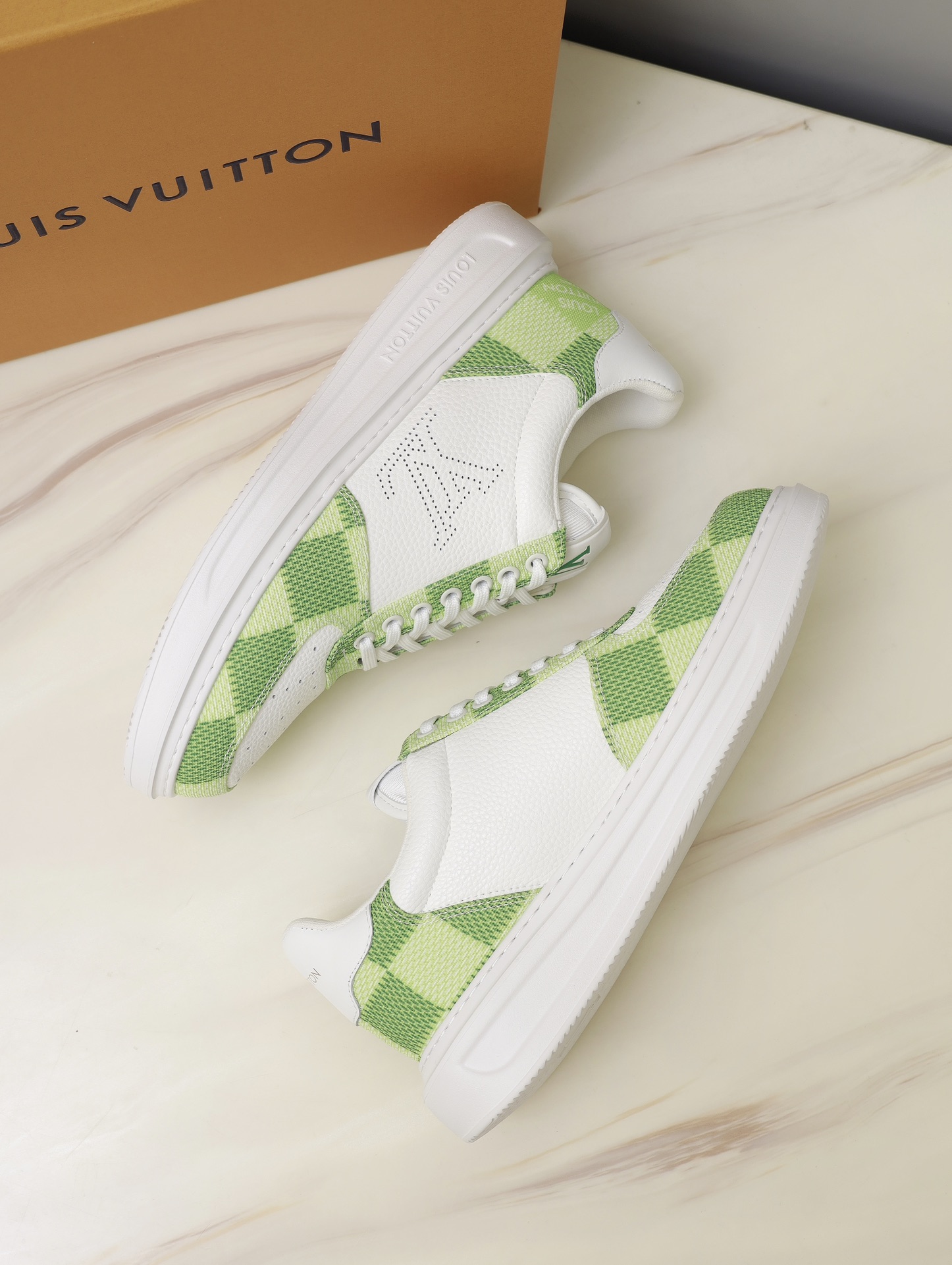 Louis Vuitton Male Sneakers M-l-s