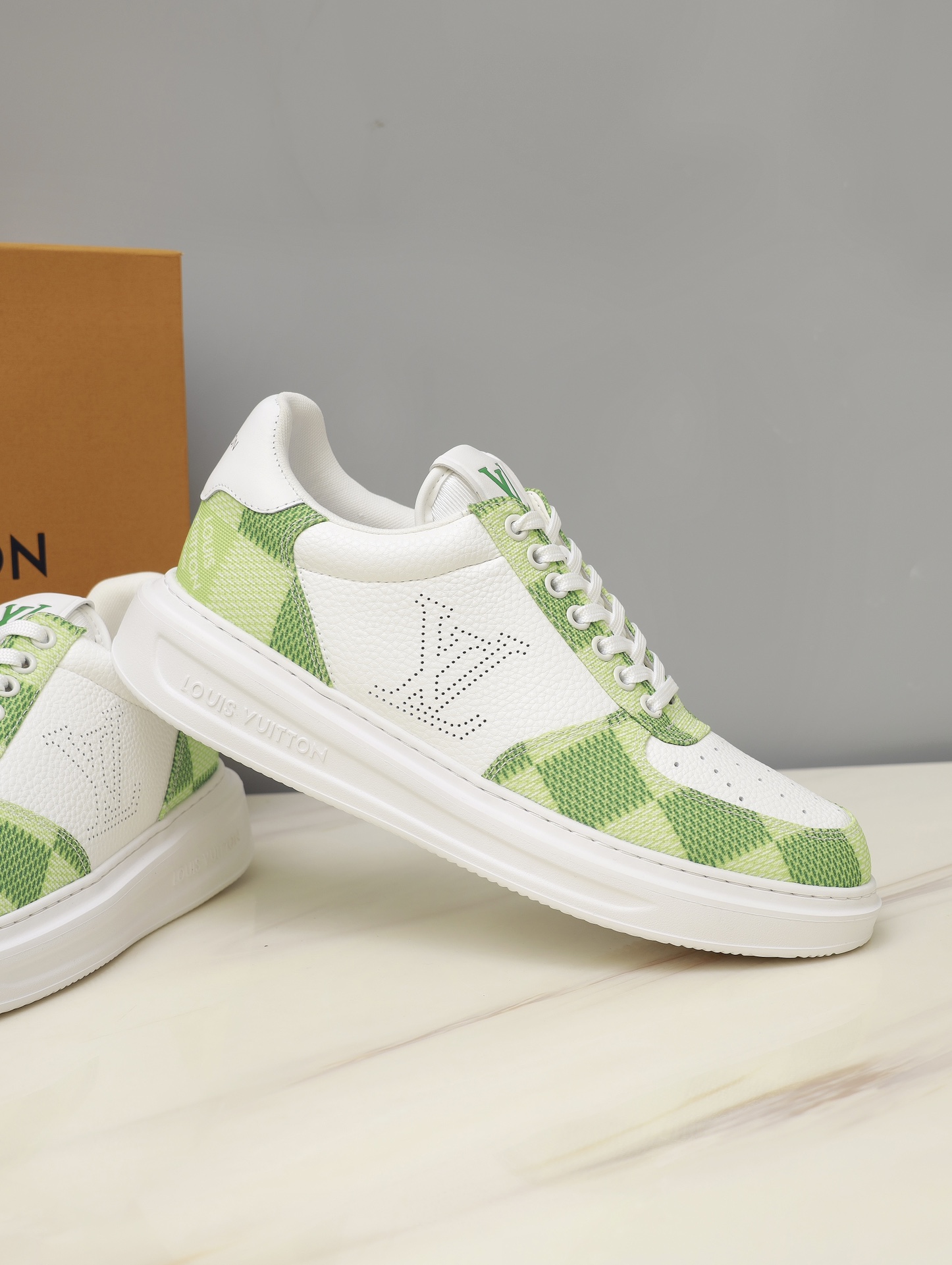 Louis Vuitton Male Sneakers M-l-s
