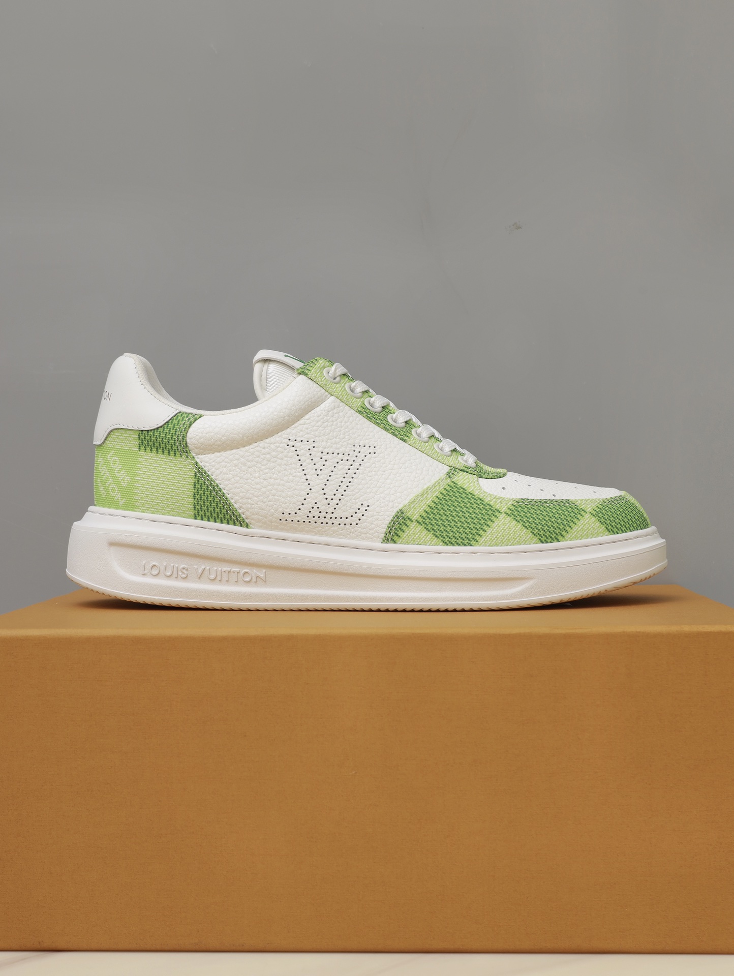 Louis Vuitton Male Sneakers M-l-s