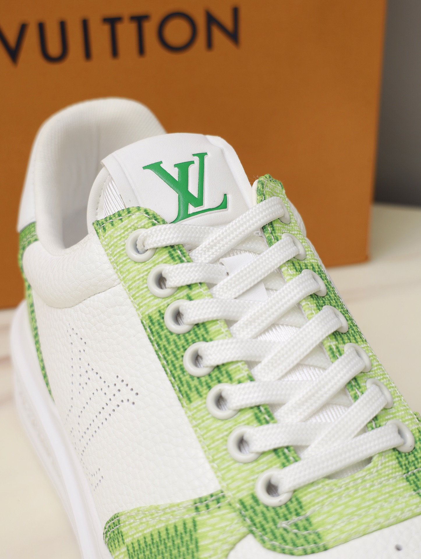 Louis Vuitton Male Sneakers M-l-s
