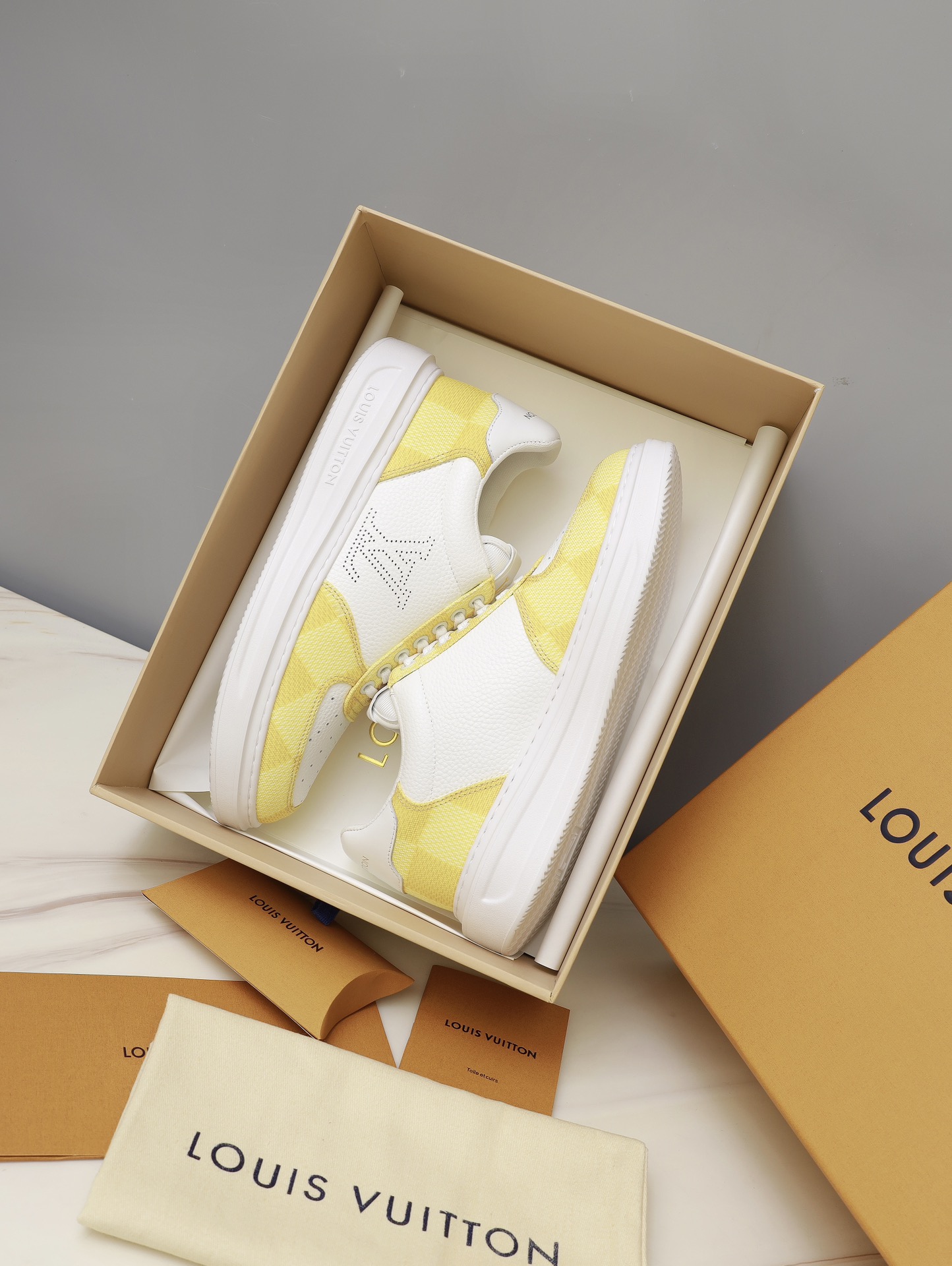 Louis Vuitton Male Sneakers M-l-s
