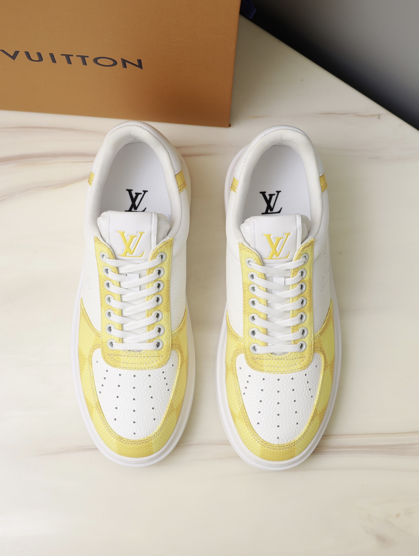 Louis Vuitton Male Sneakers M-l-s