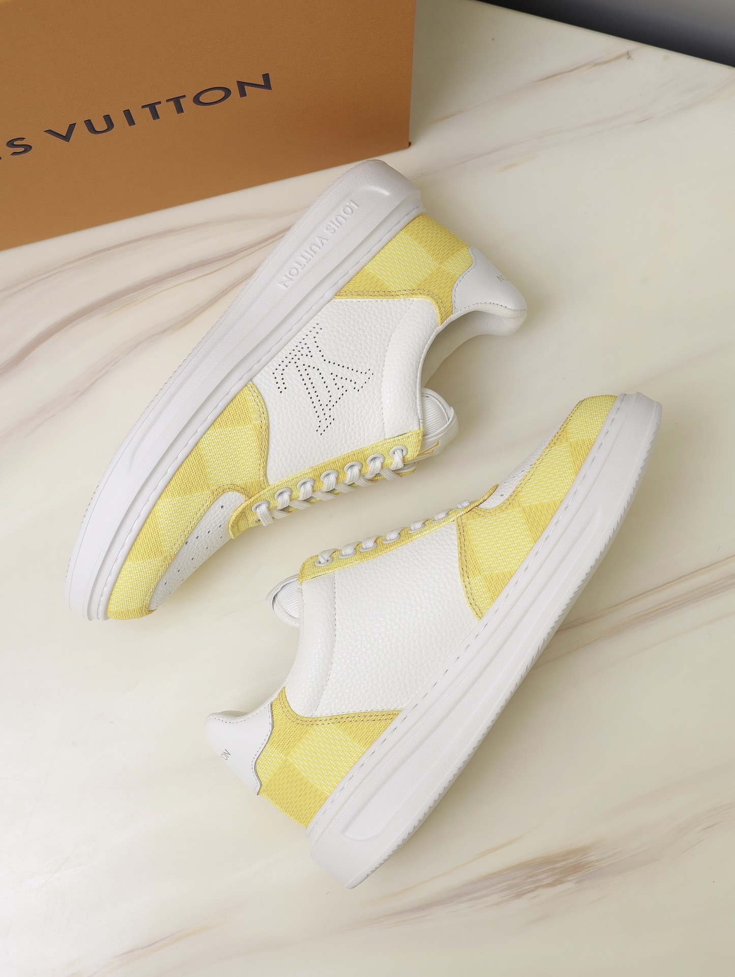 Louis Vuitton Male Sneakers M-l-s