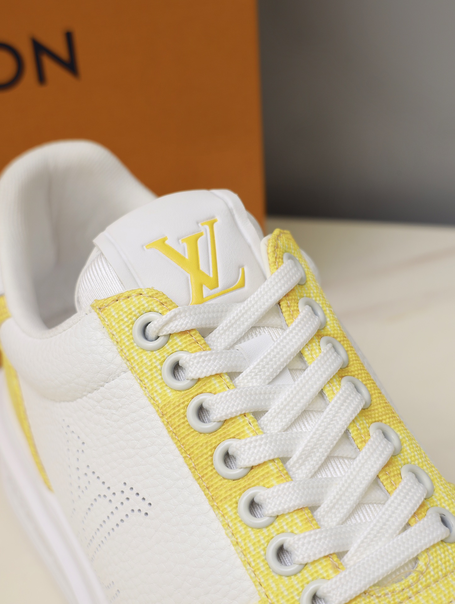 Louis Vuitton Male Sneakers M-l-s