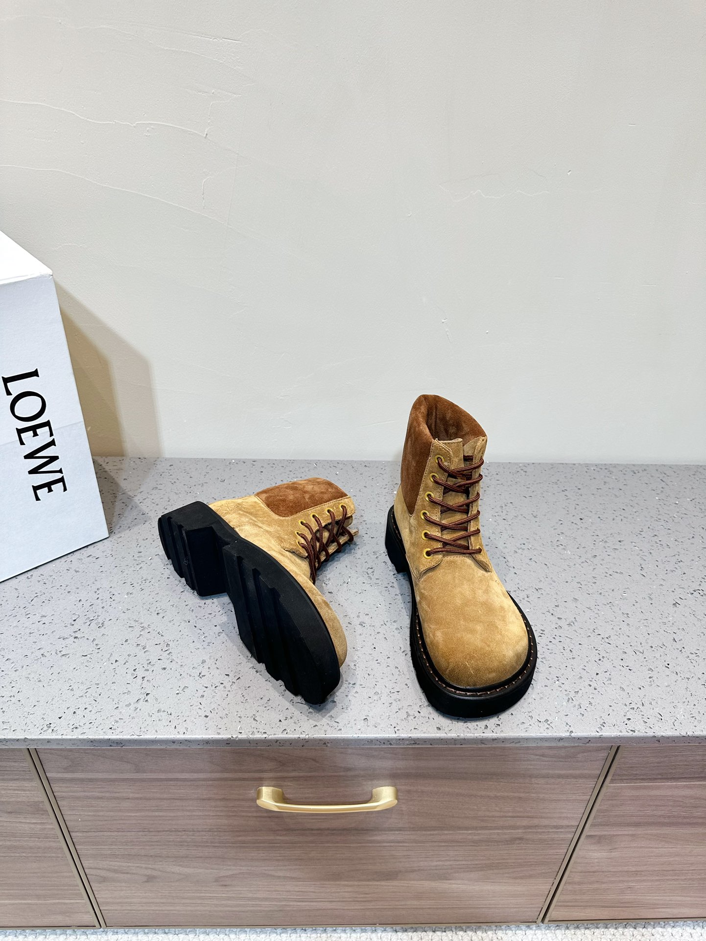 Dr. Martens Loewe Male Boots L-s