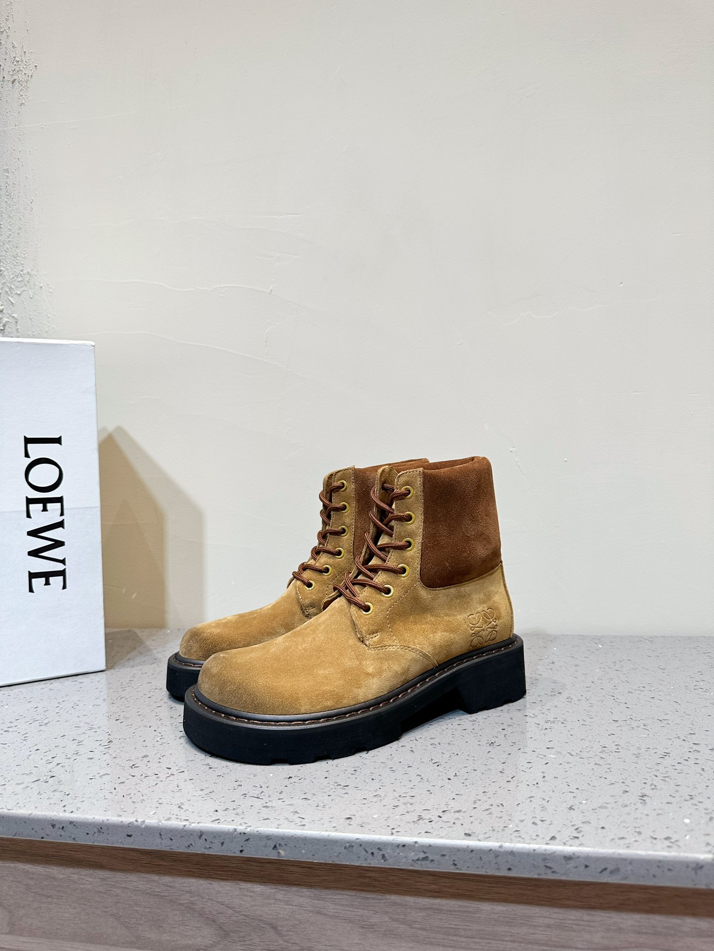 Dr. Martens Loewe Male Boots L-s