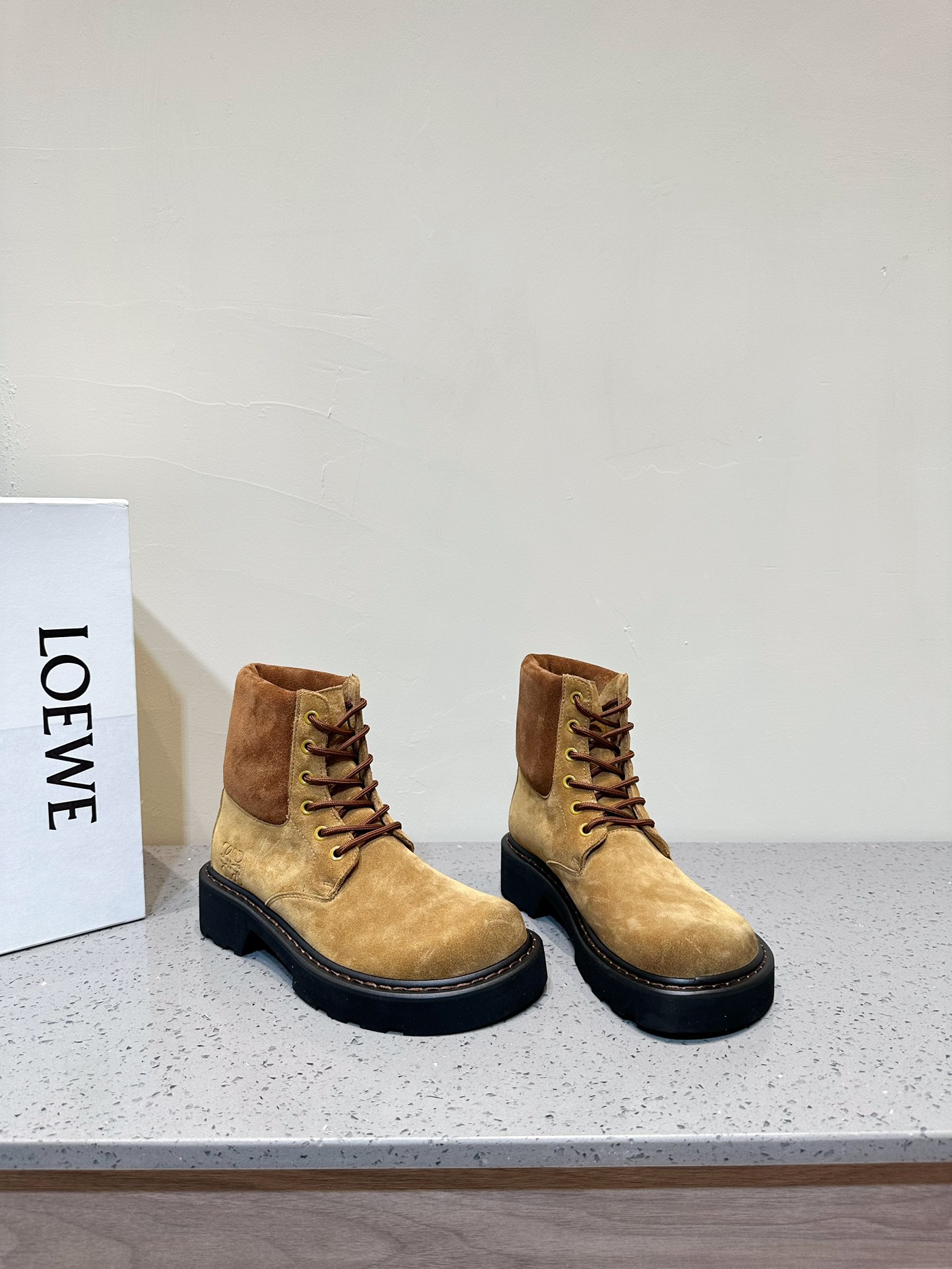 Dr. Martens Loewe Male Boots L-s