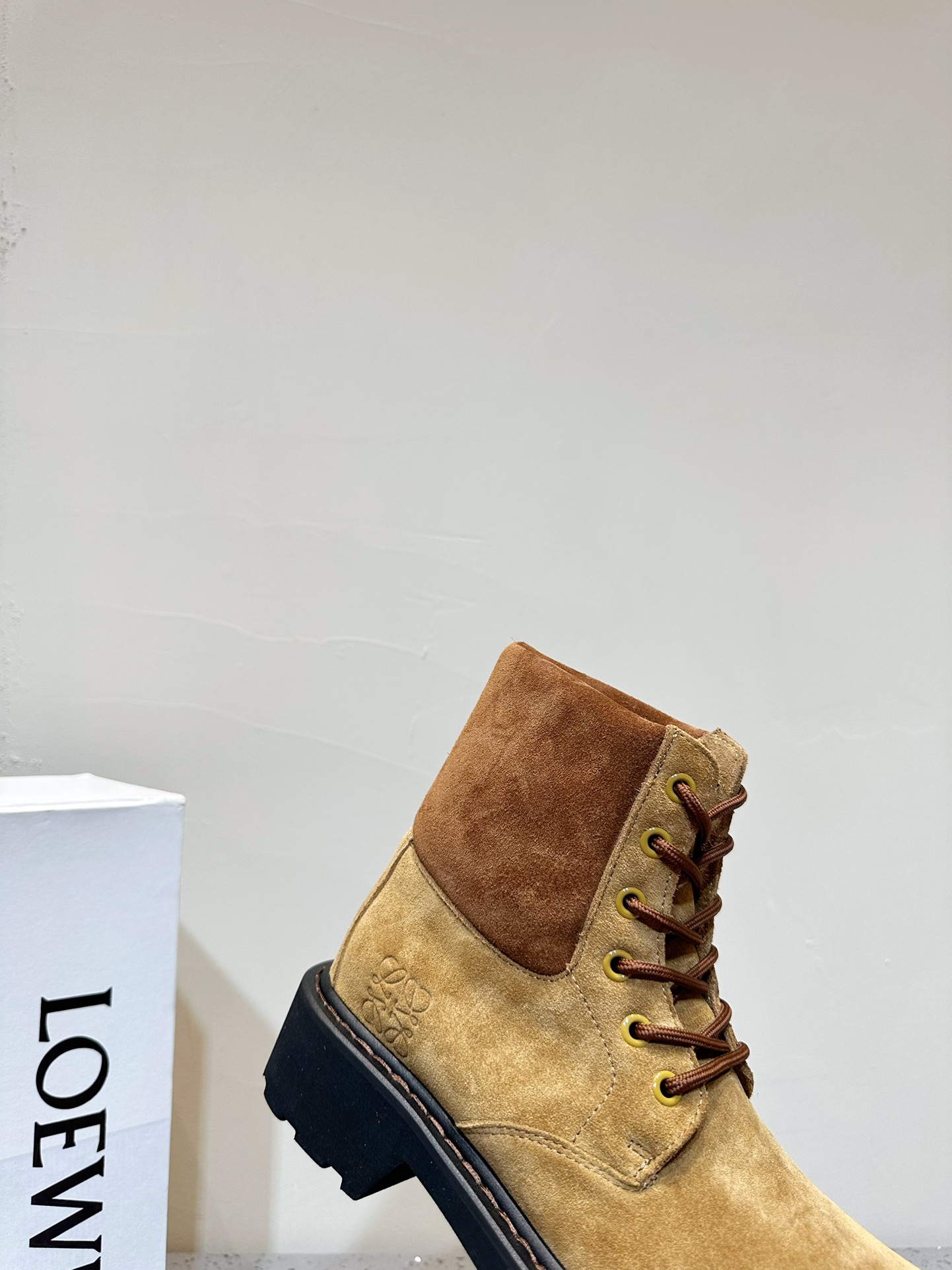 Dr. Martens Loewe Male Boots L-s