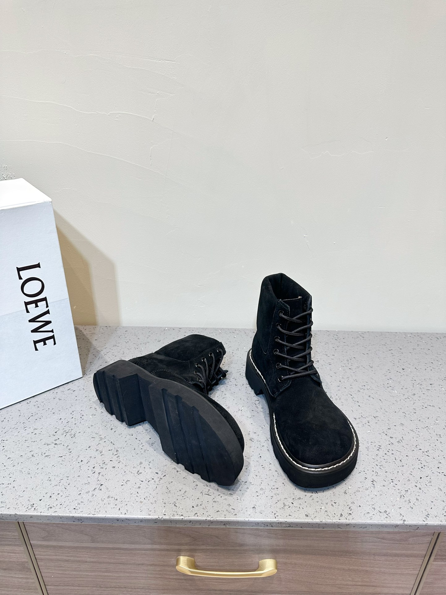 Dr. Martens Loewe Male Boots L-s