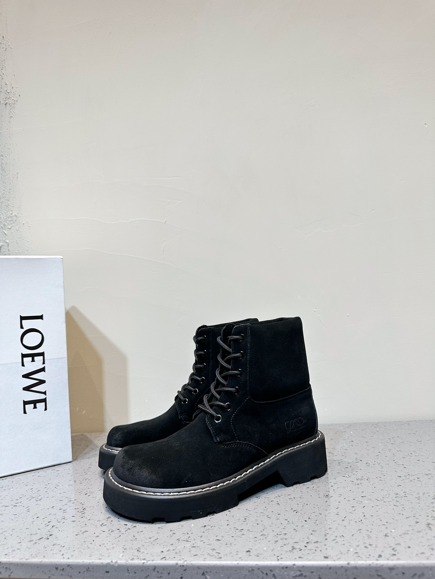 Dr. Martens Loewe Male Boots L-s