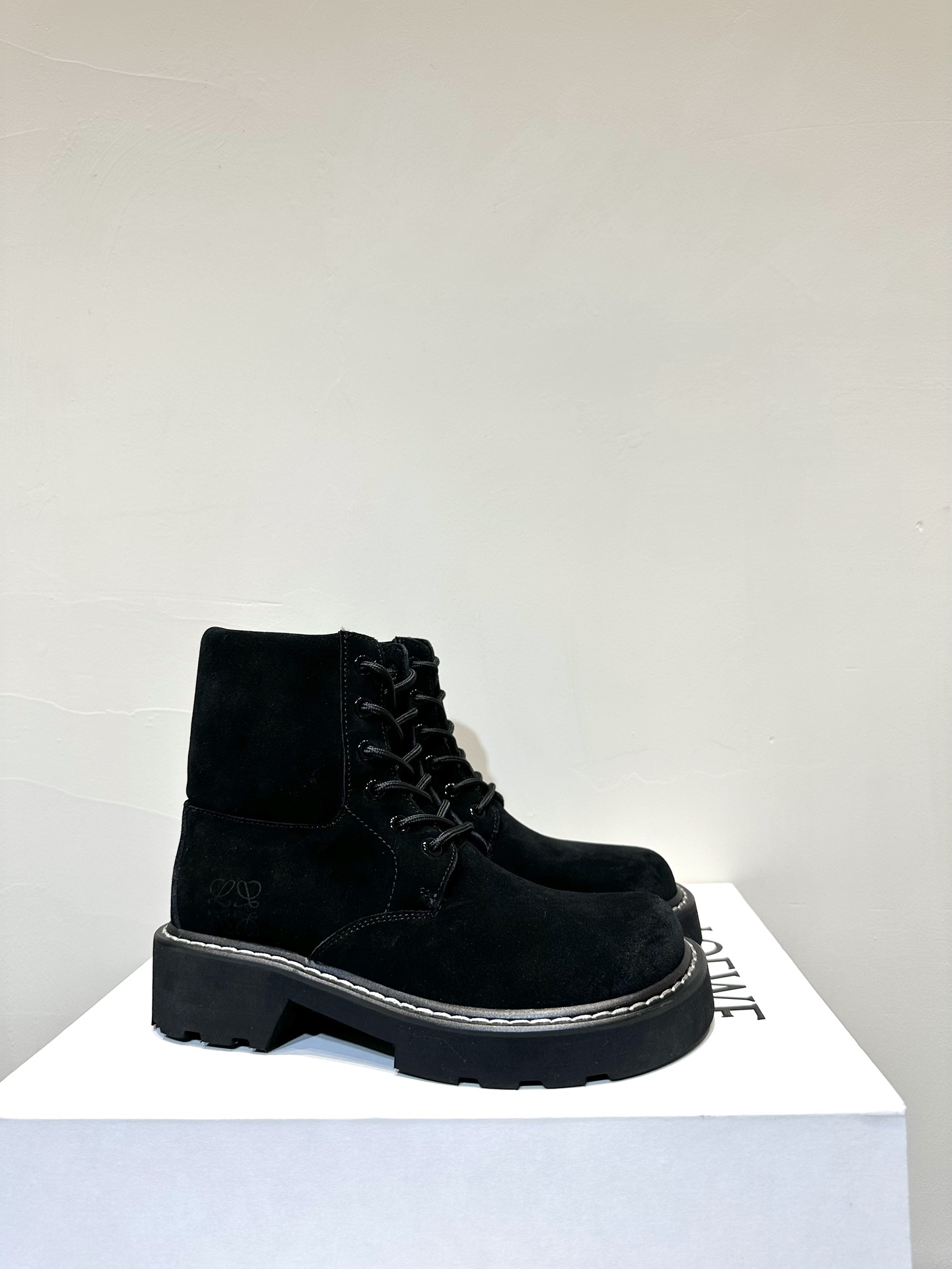 Dr. Martens Loewe Male Boots L-s