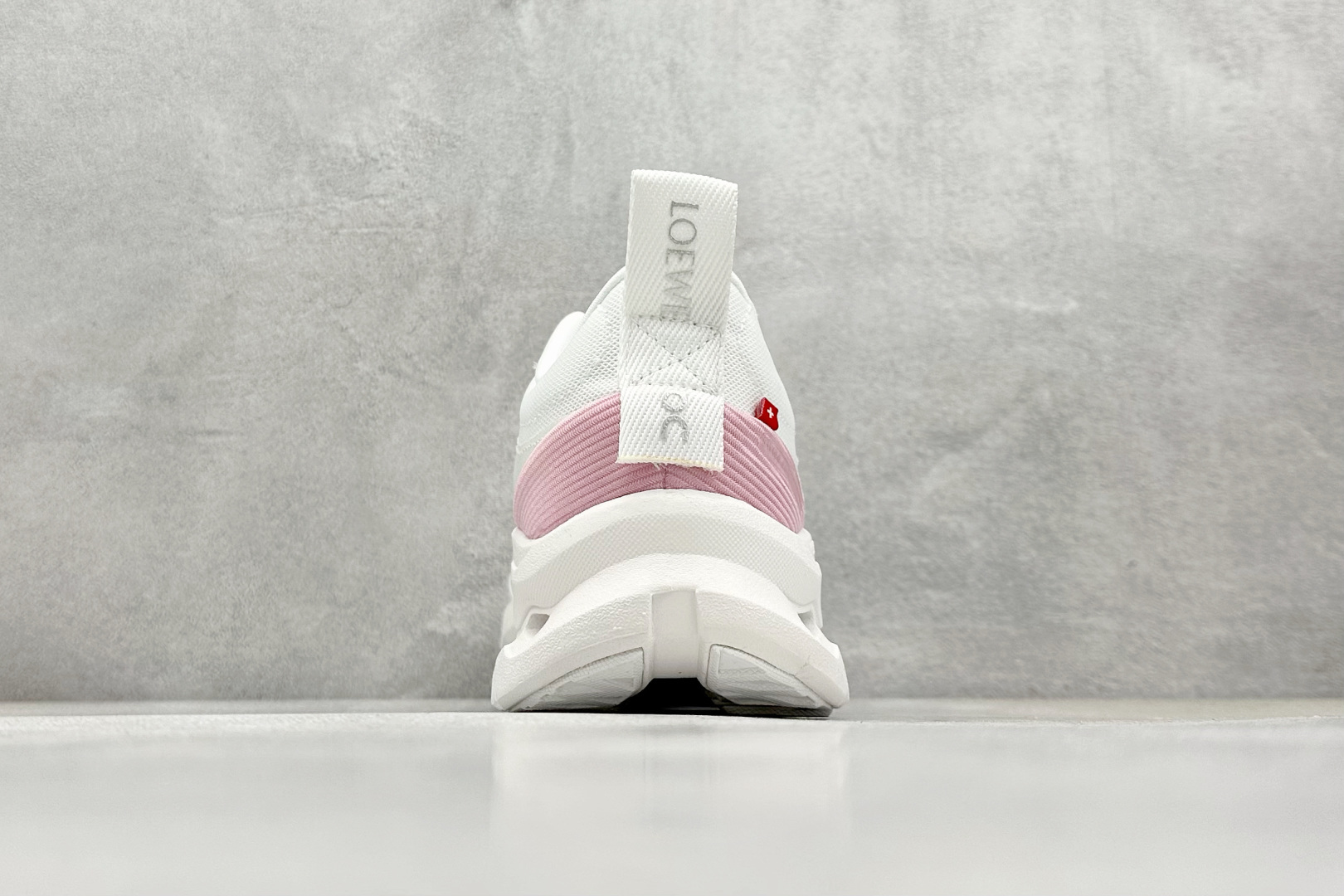 Loewe Sneakers White L