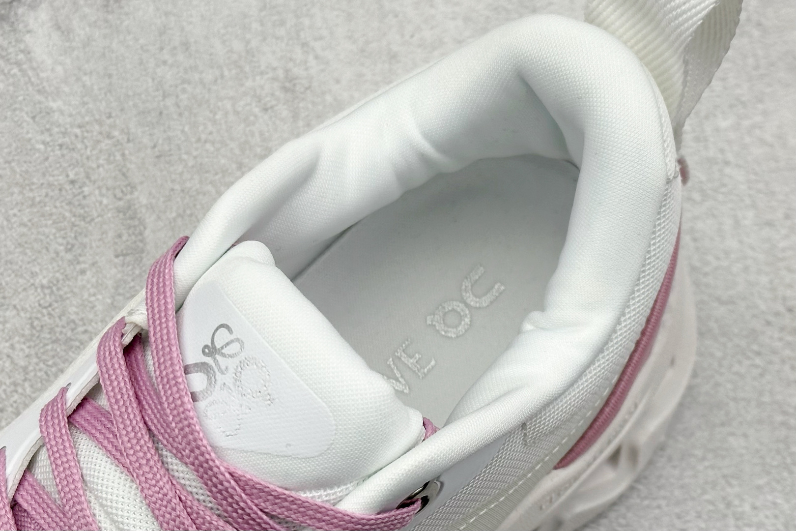 Loewe Sneakers White L