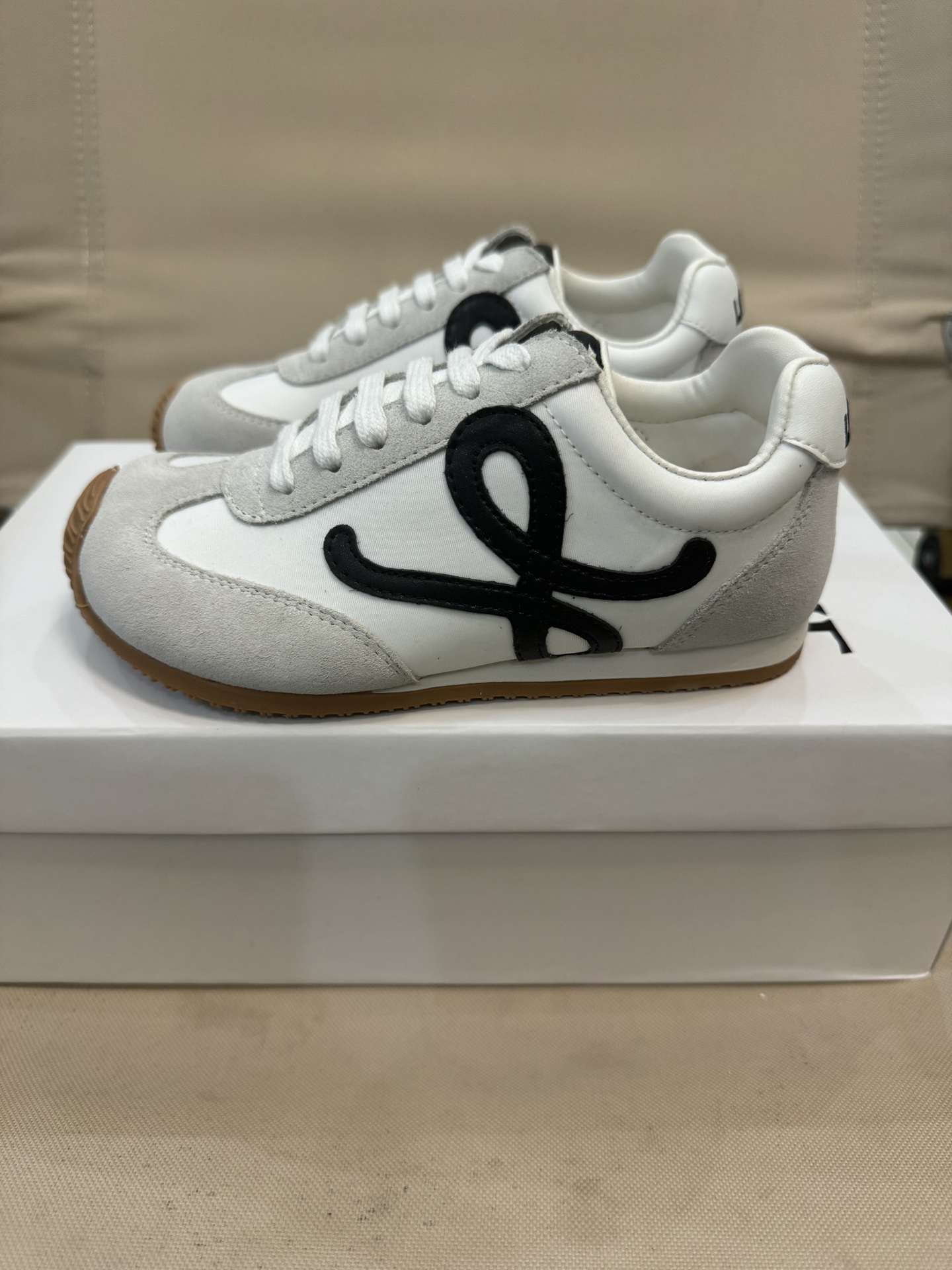 Loewe Male Sneakers 37-l