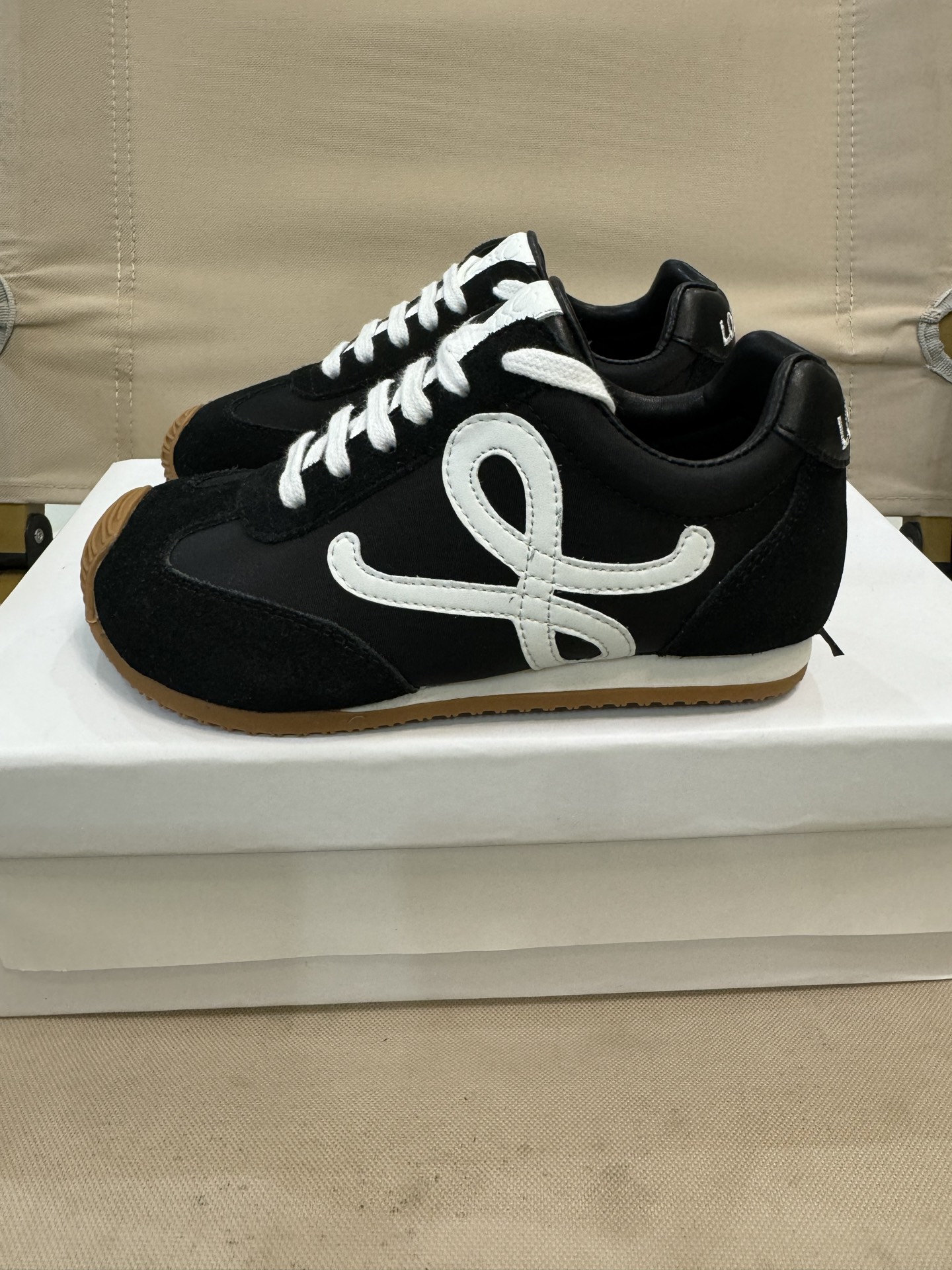 Loewe Male Sneakers 37-l