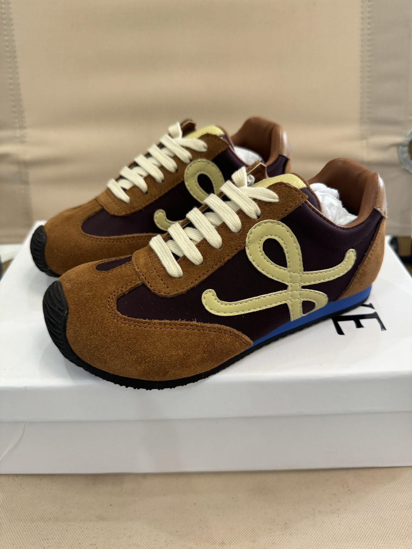 Loewe Male Sneakers 37-l