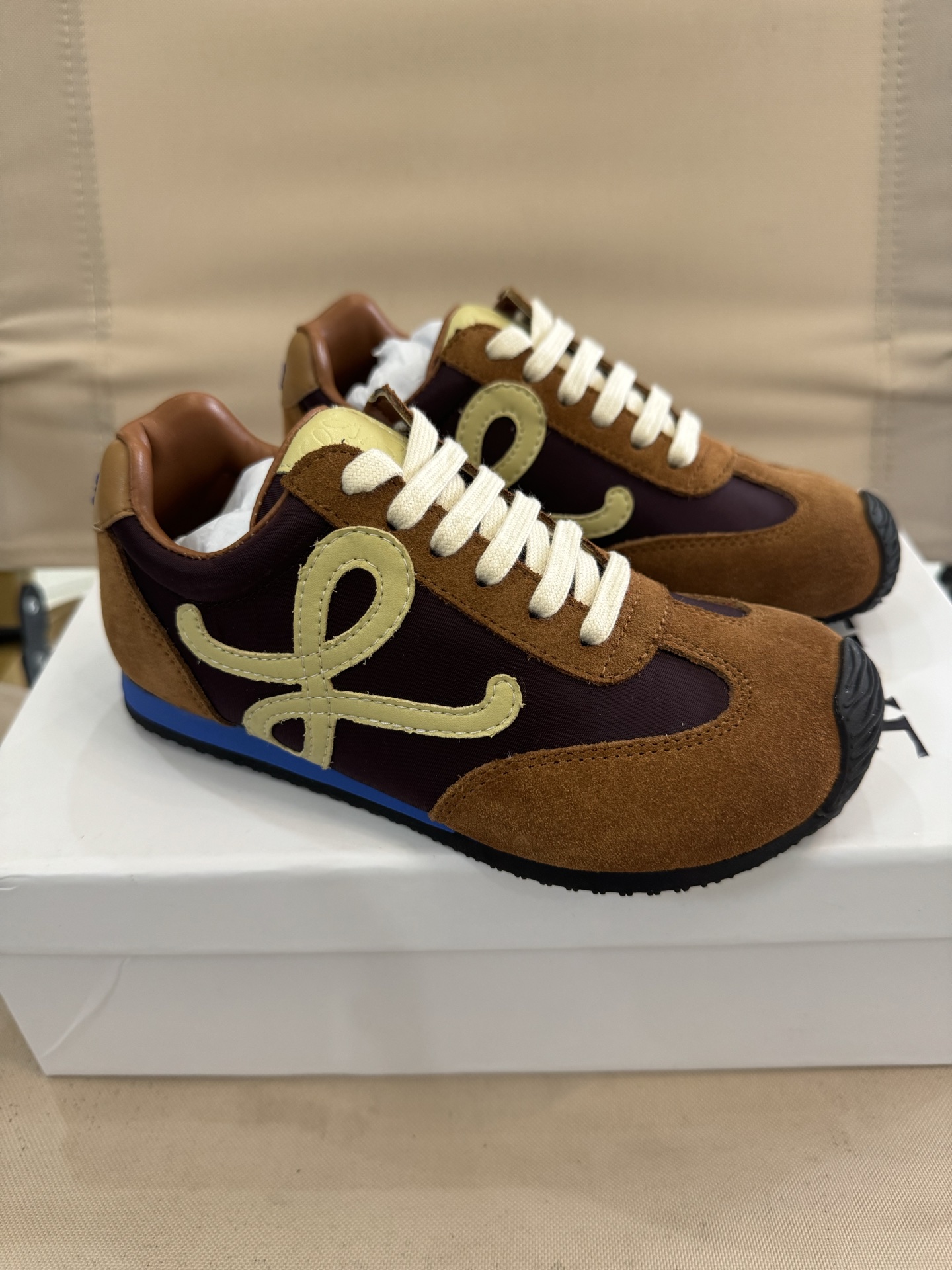 Loewe Male Sneakers 37-l