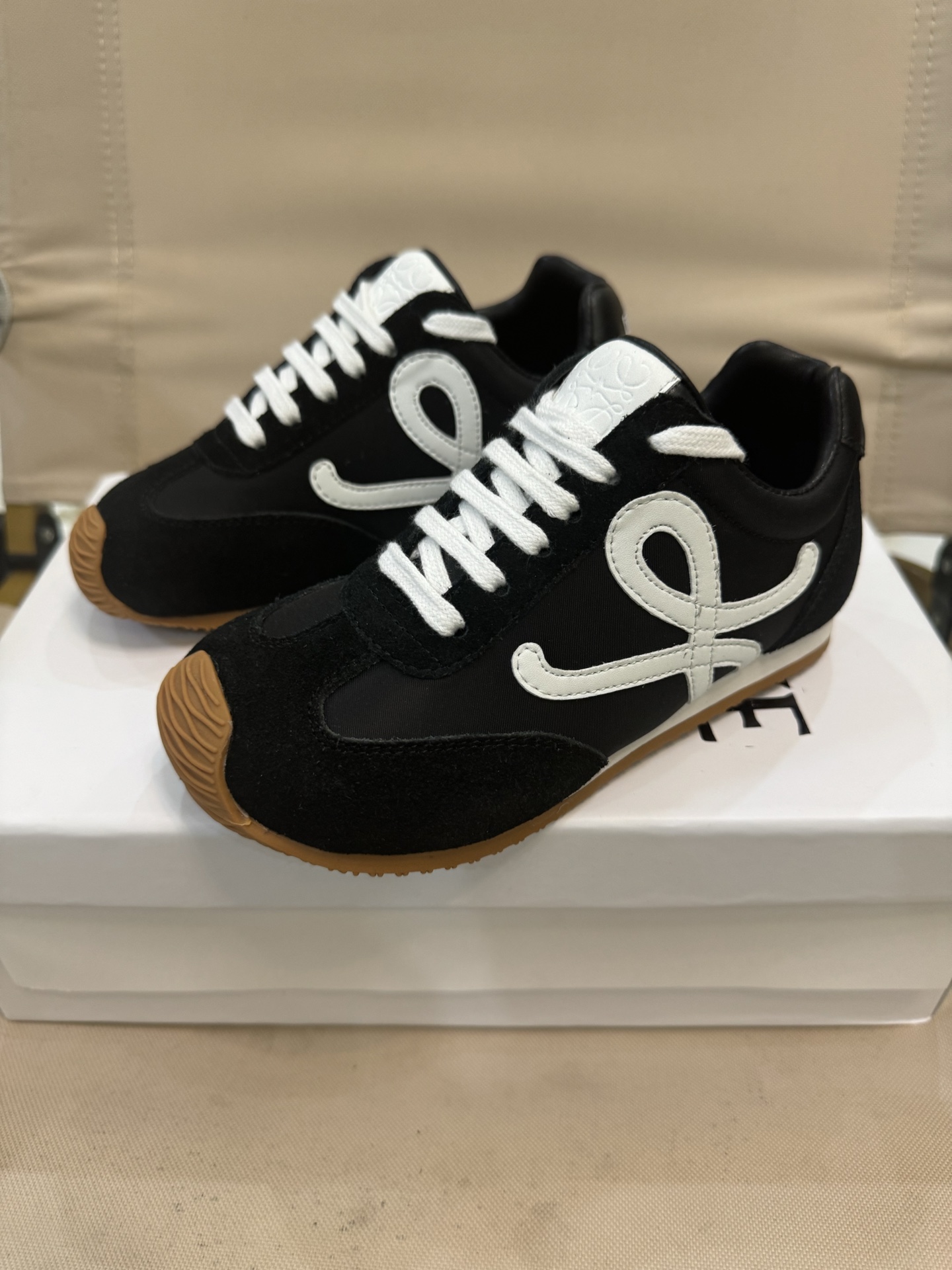 Loewe Male Sneakers 37-l