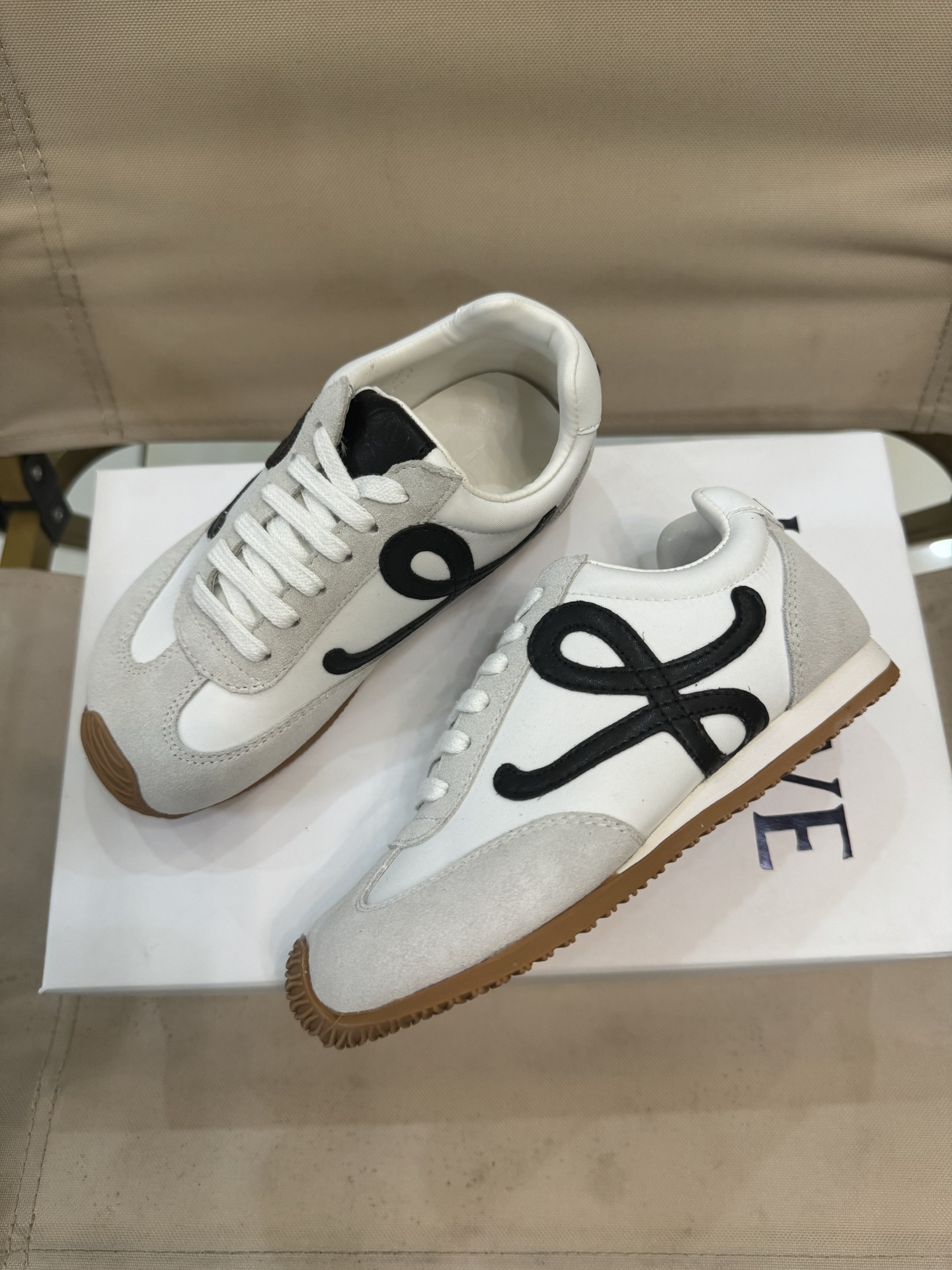 Loewe Male Sneakers 37-l